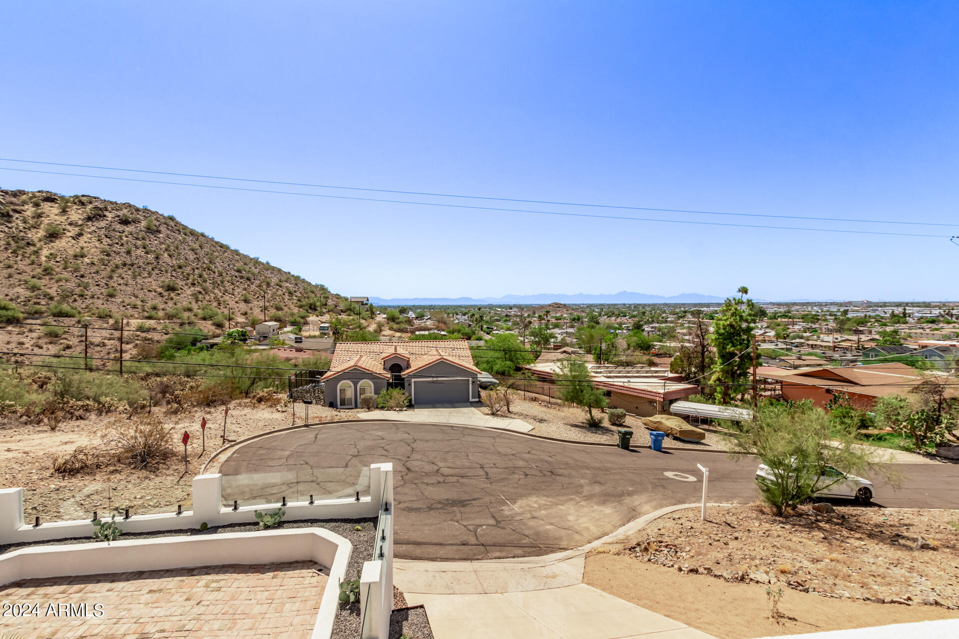 1302 W SHANGRI LA Road