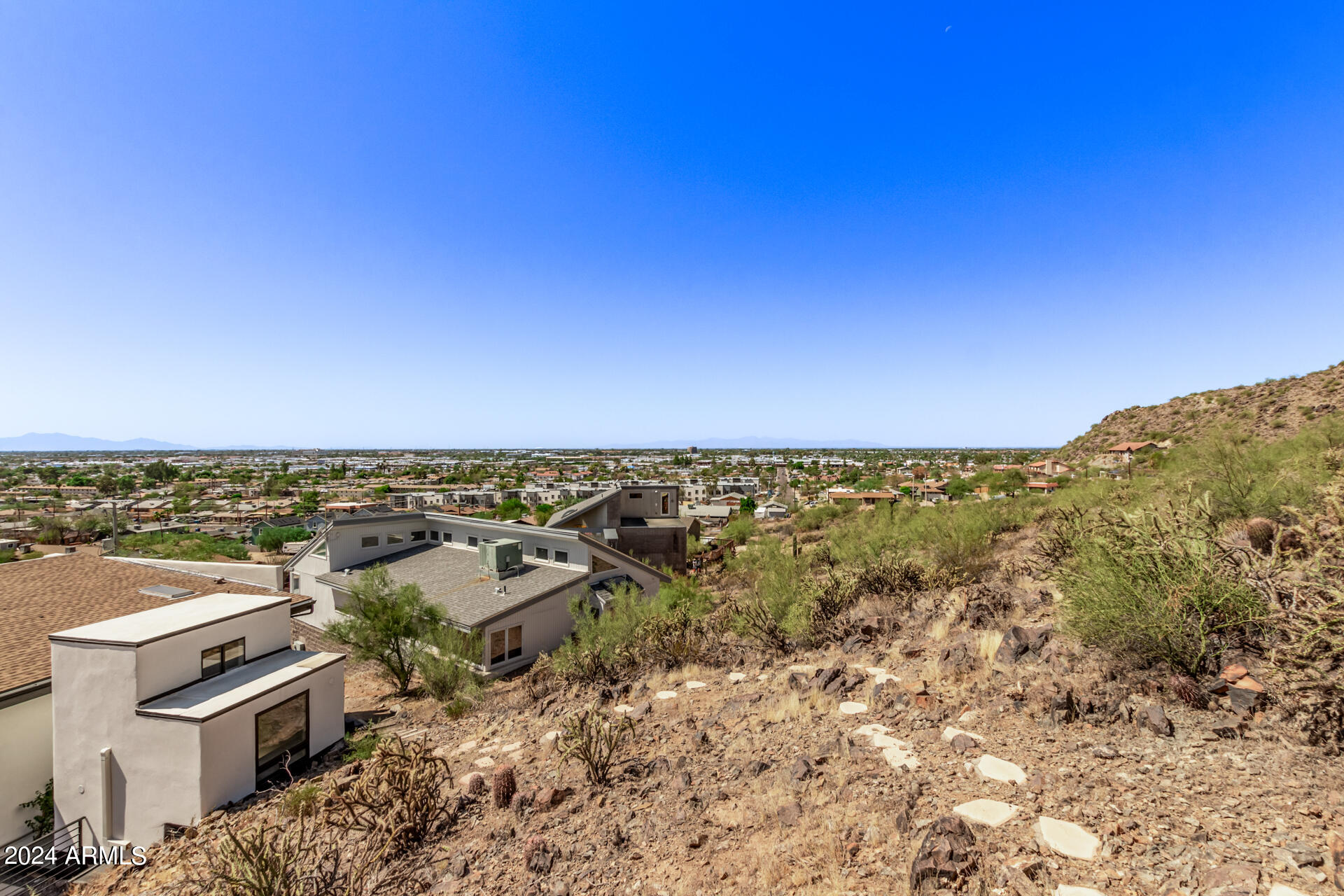 1302 W SHANGRI LA Road