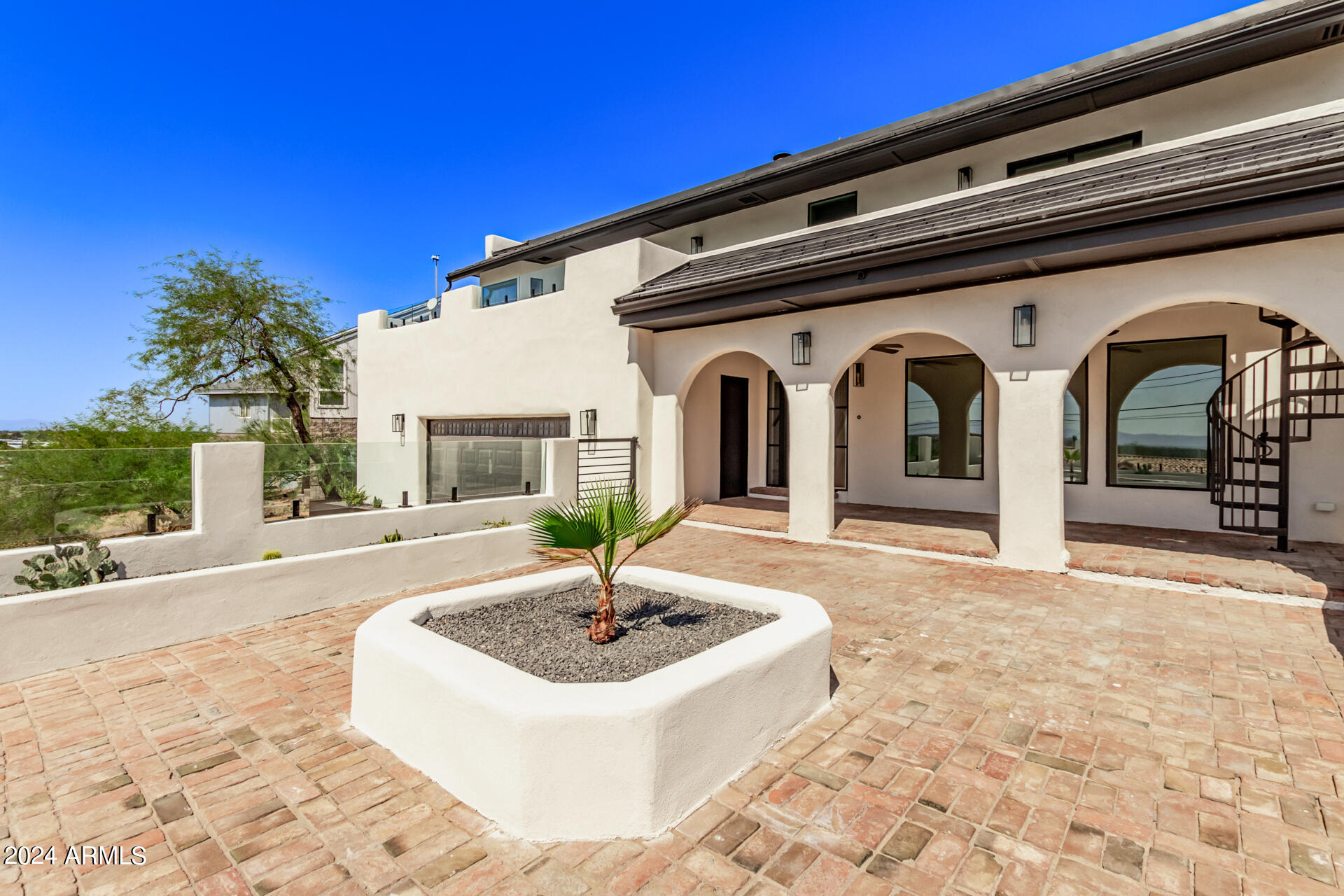 1302 W SHANGRI LA Road