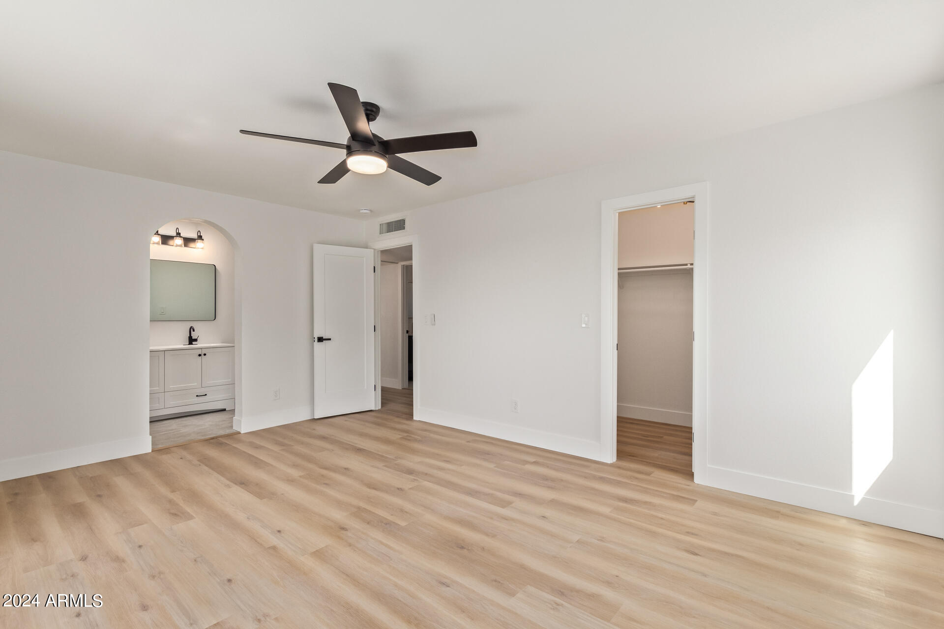 1302 W SHANGRI LA Road