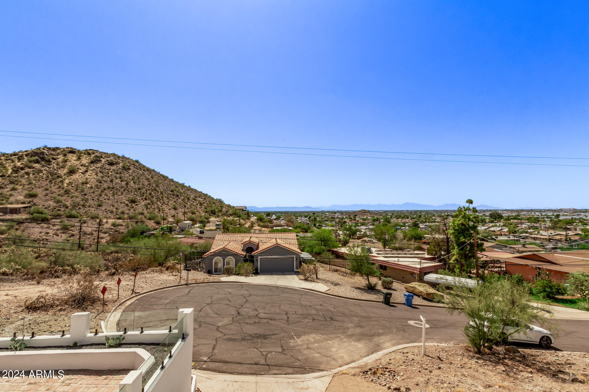 1302 W SHANGRI LA Road