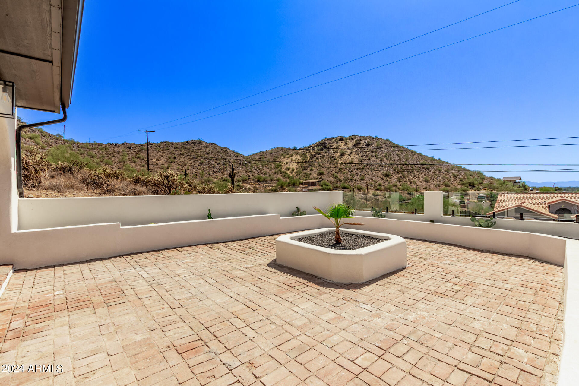 1302 W SHANGRI LA Road