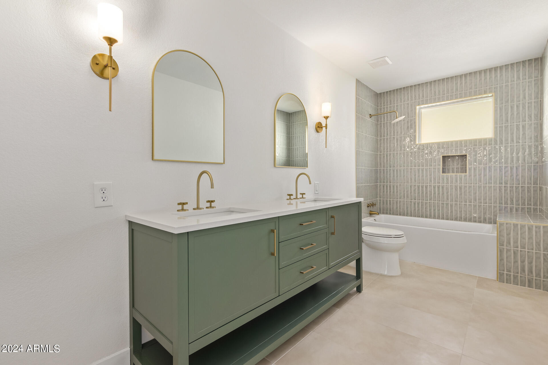 1302 W SHANGRI LA Road