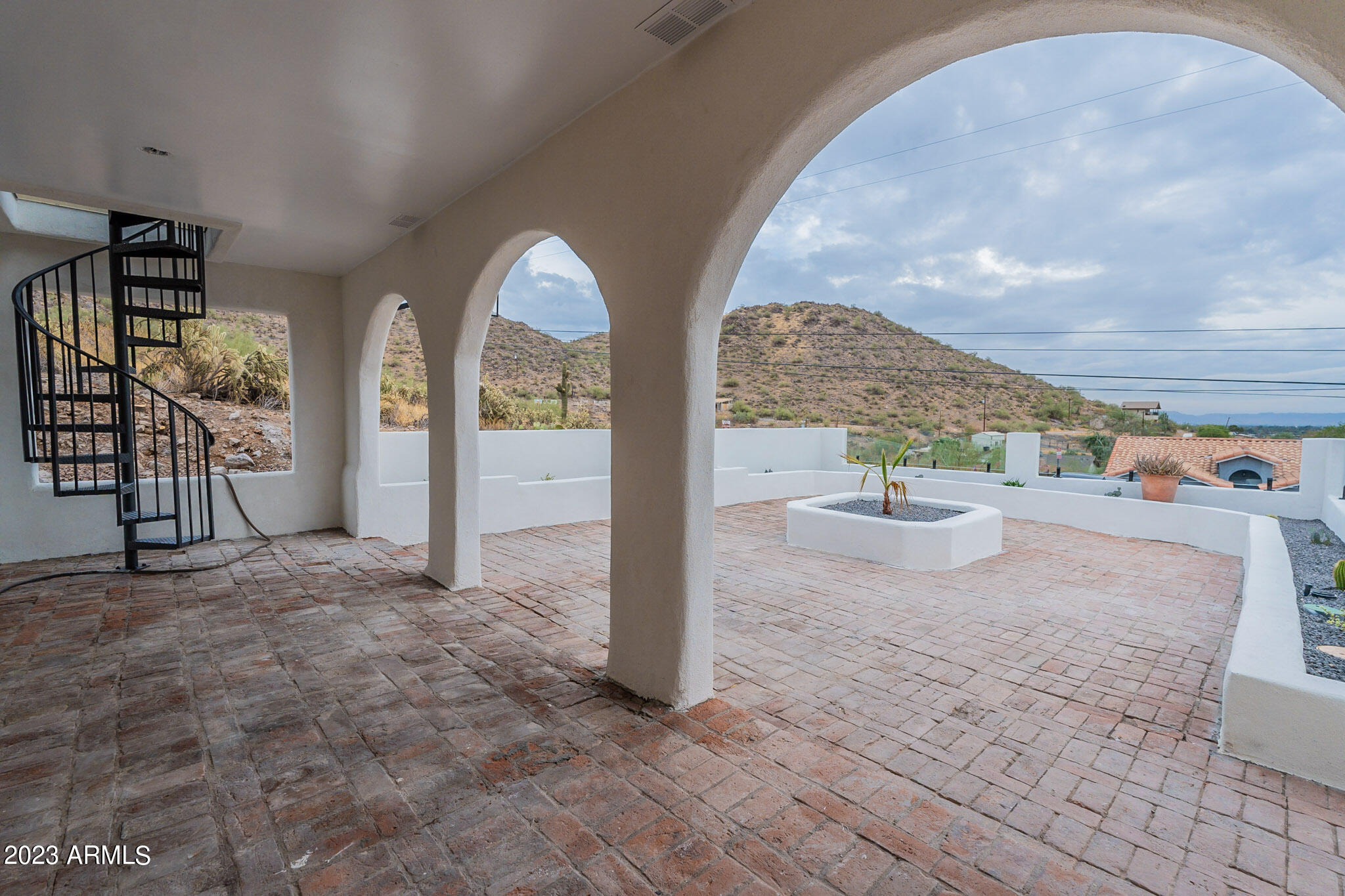 1302 W SHANGRI LA Road