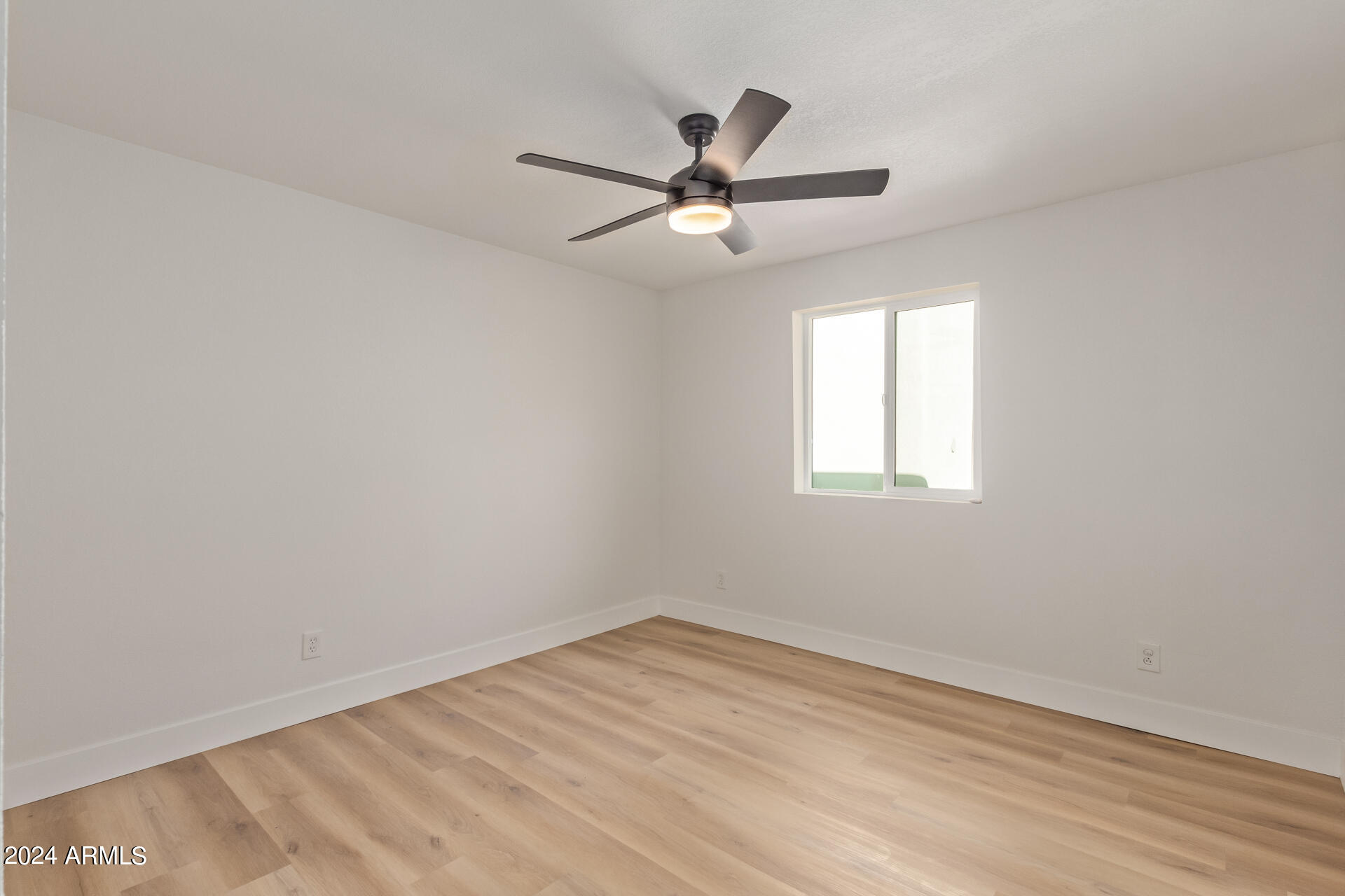 1302 W SHANGRI LA Road