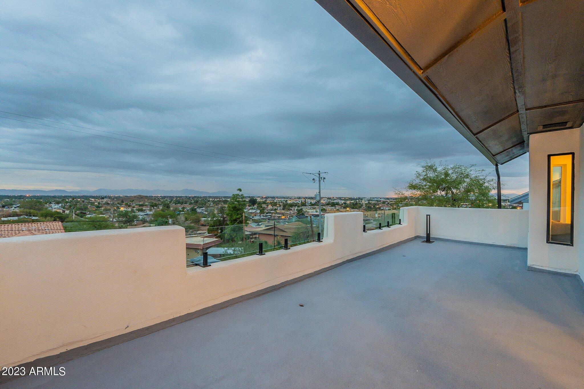 1302 W SHANGRI LA Road