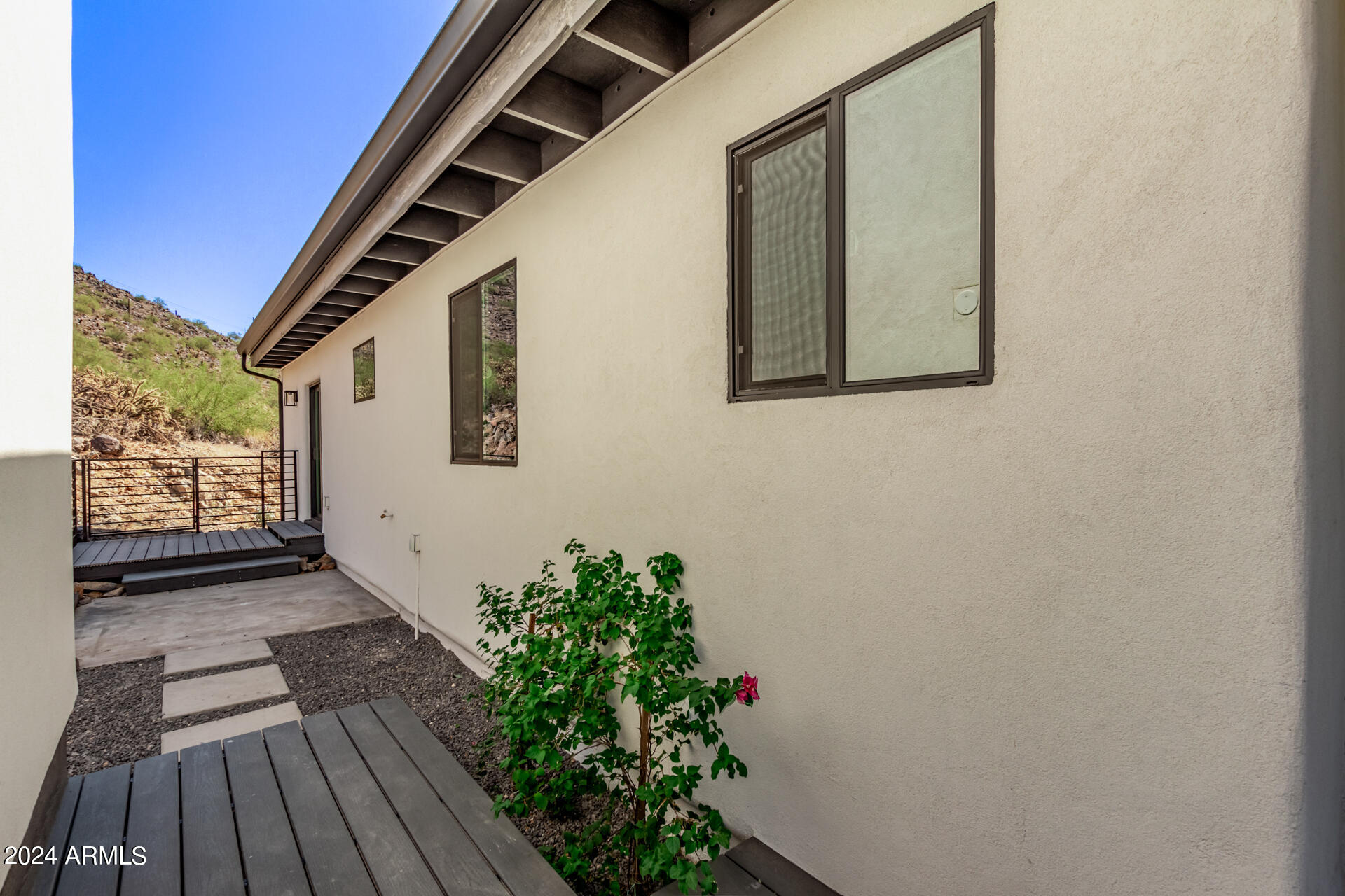 1302 W SHANGRI LA Road