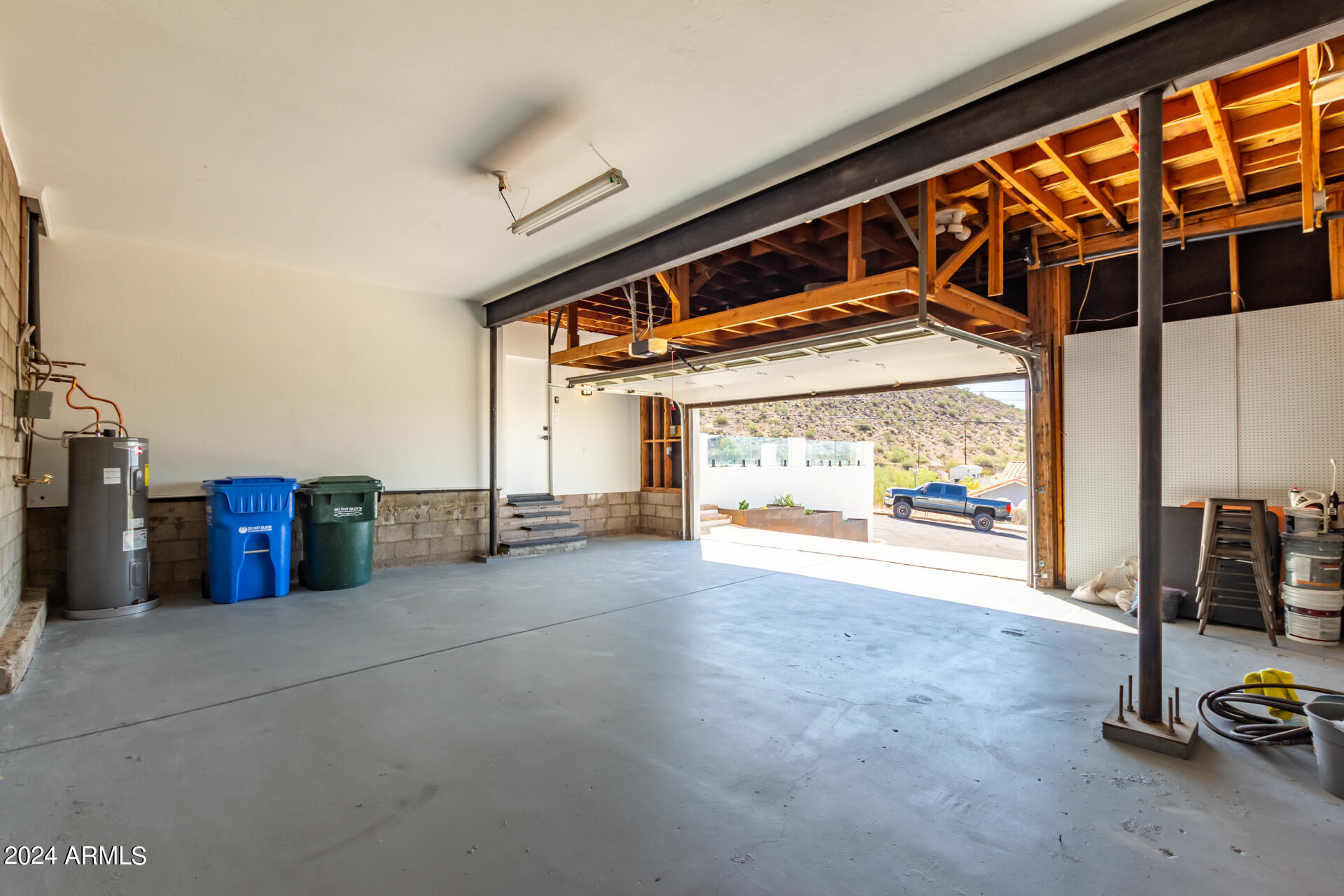 1302 W SHANGRI LA Road