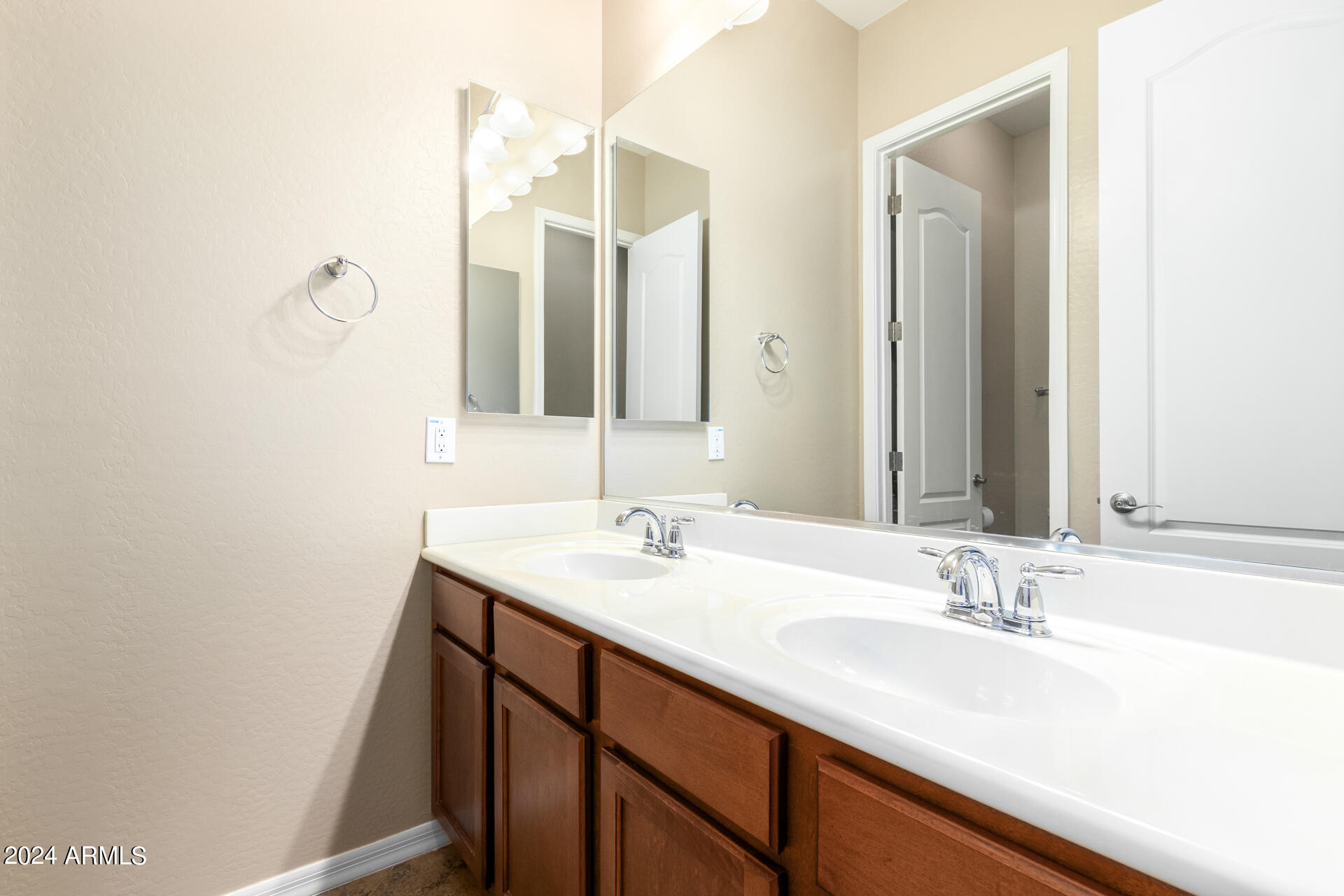 17903 E REPOSA Court