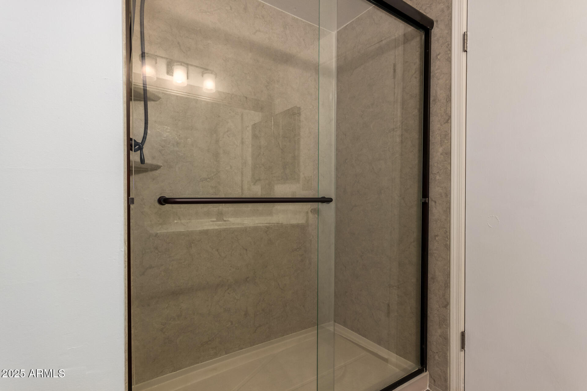 500 N ROOSEVELT Avenue, 118