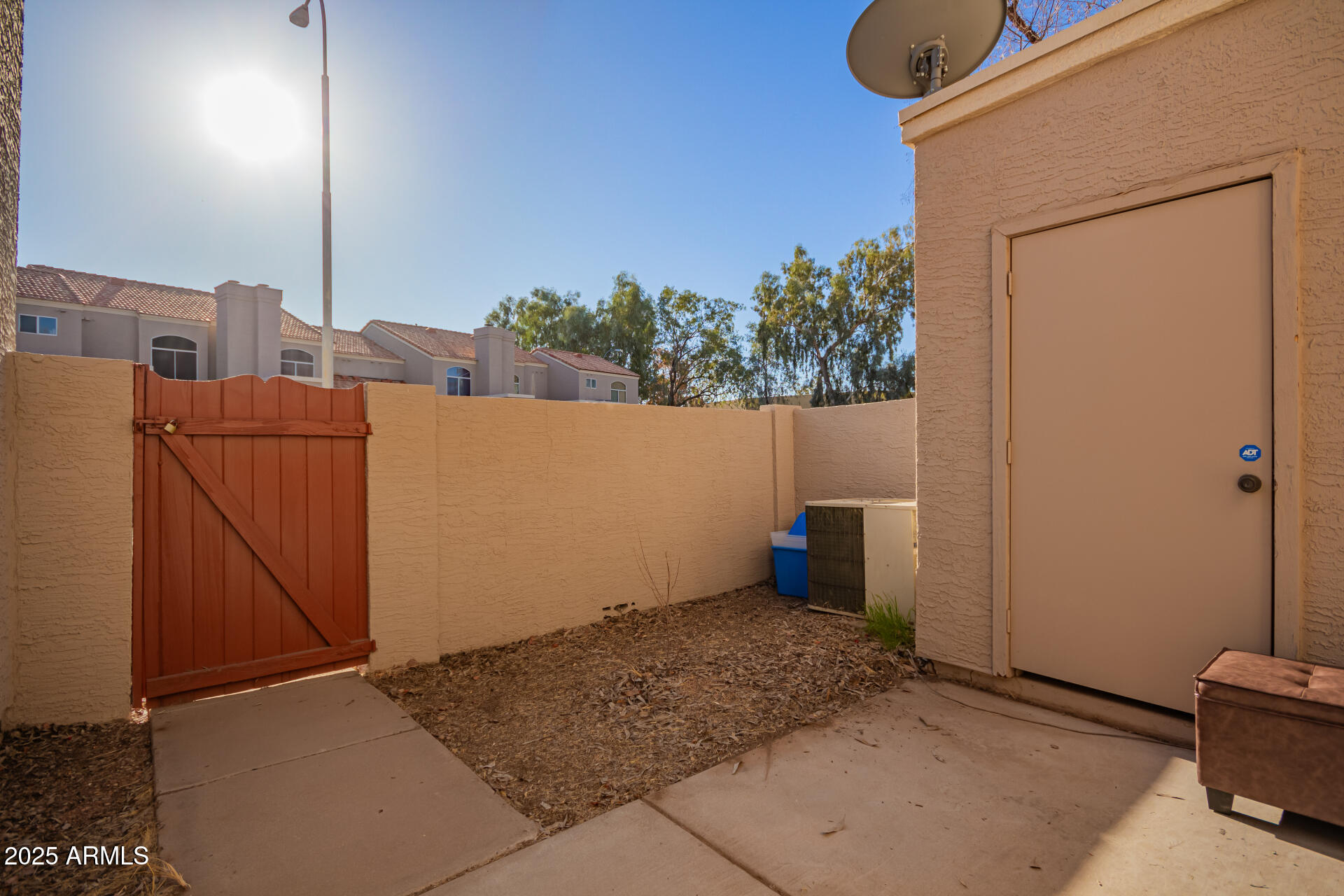 500 N ROOSEVELT Avenue, 118