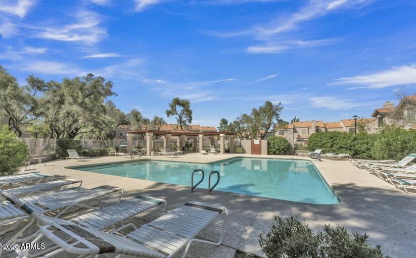 500 N ROOSEVELT Avenue, 118