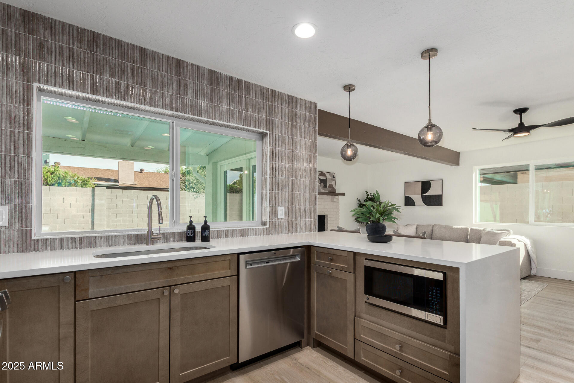 2807 W ROSEWOOD Drive