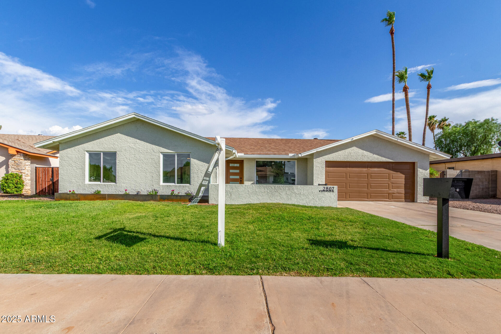 2807 W ROSEWOOD Drive