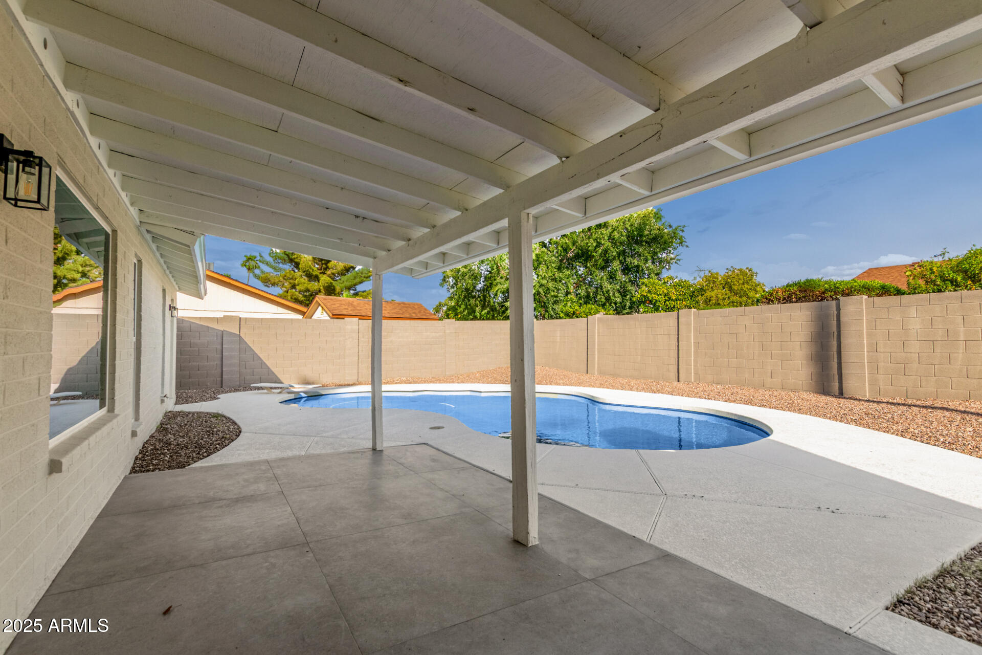 2807 W ROSEWOOD Drive