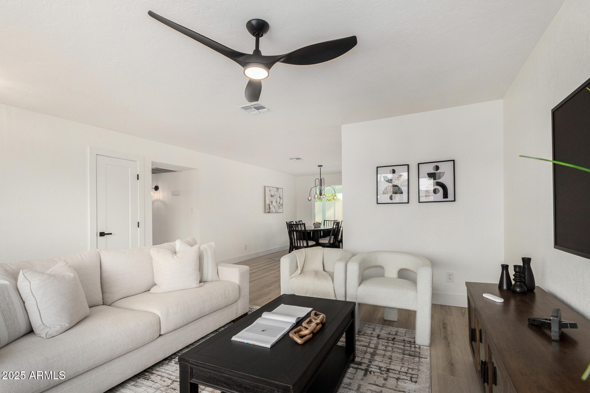 2807 W ROSEWOOD Drive