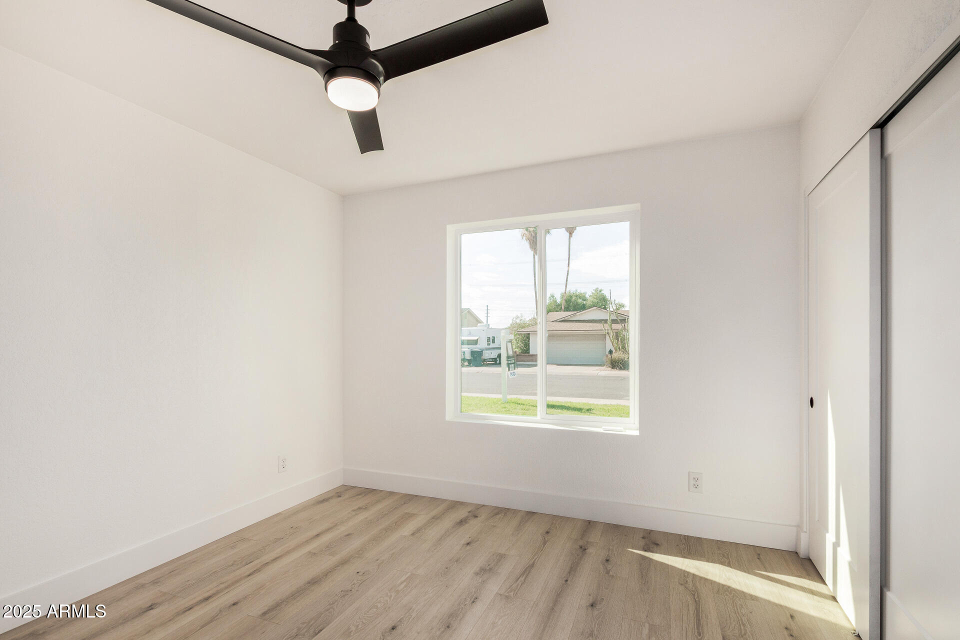 2807 W ROSEWOOD Drive