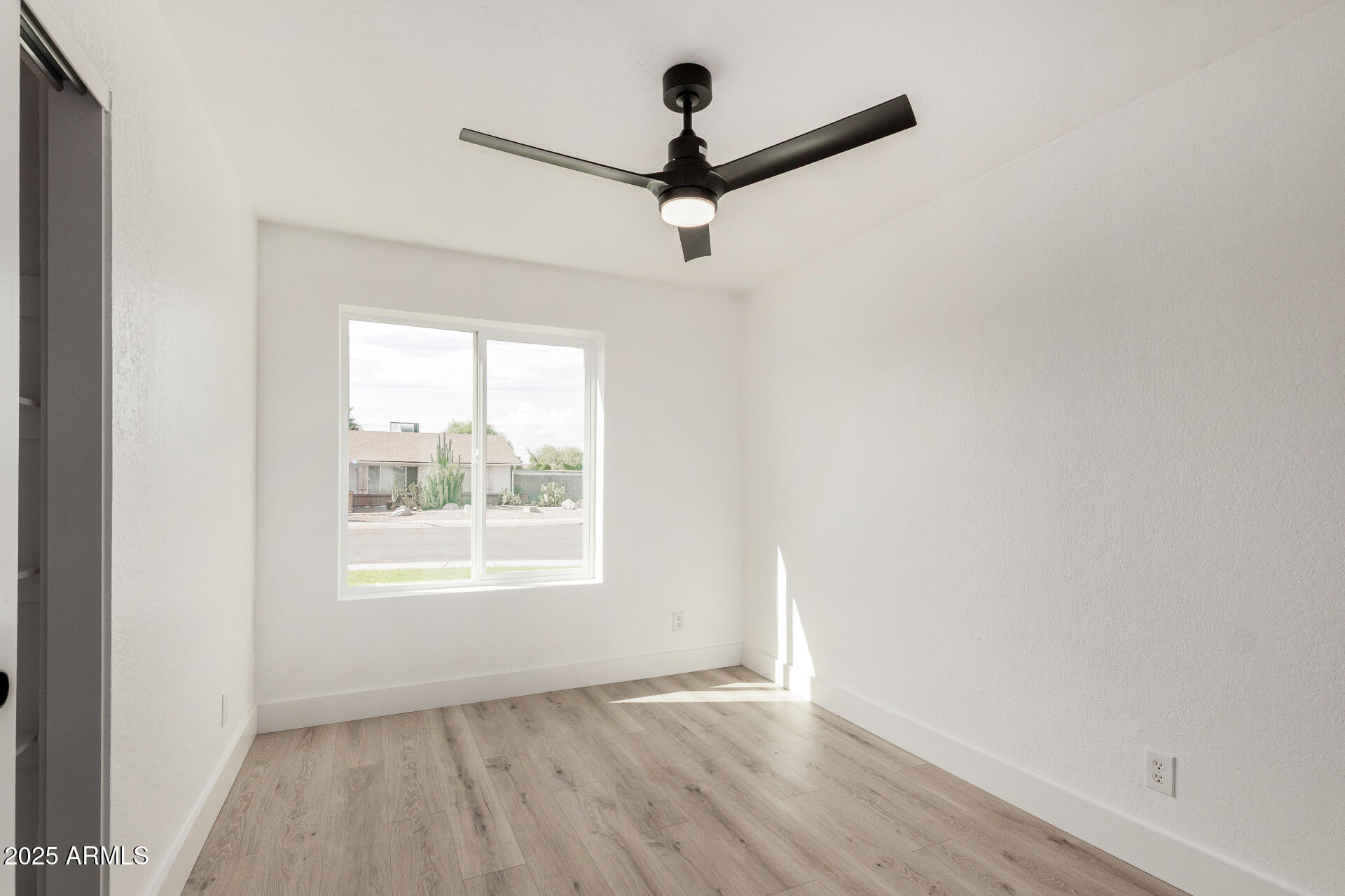 2807 W ROSEWOOD Drive