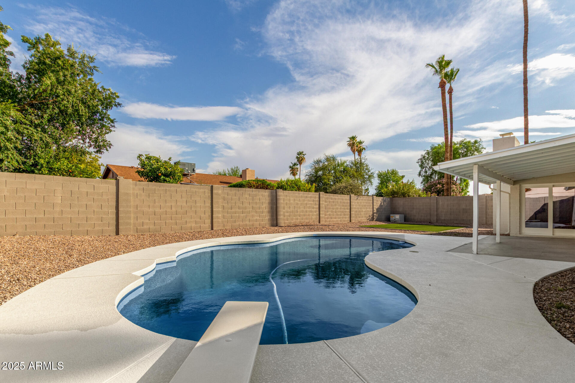 2807 W ROSEWOOD Drive