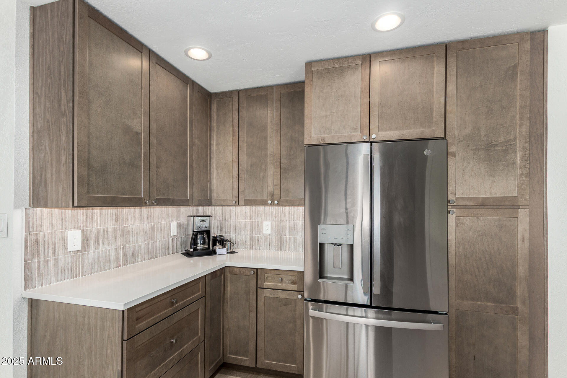 2807 W ROSEWOOD Drive