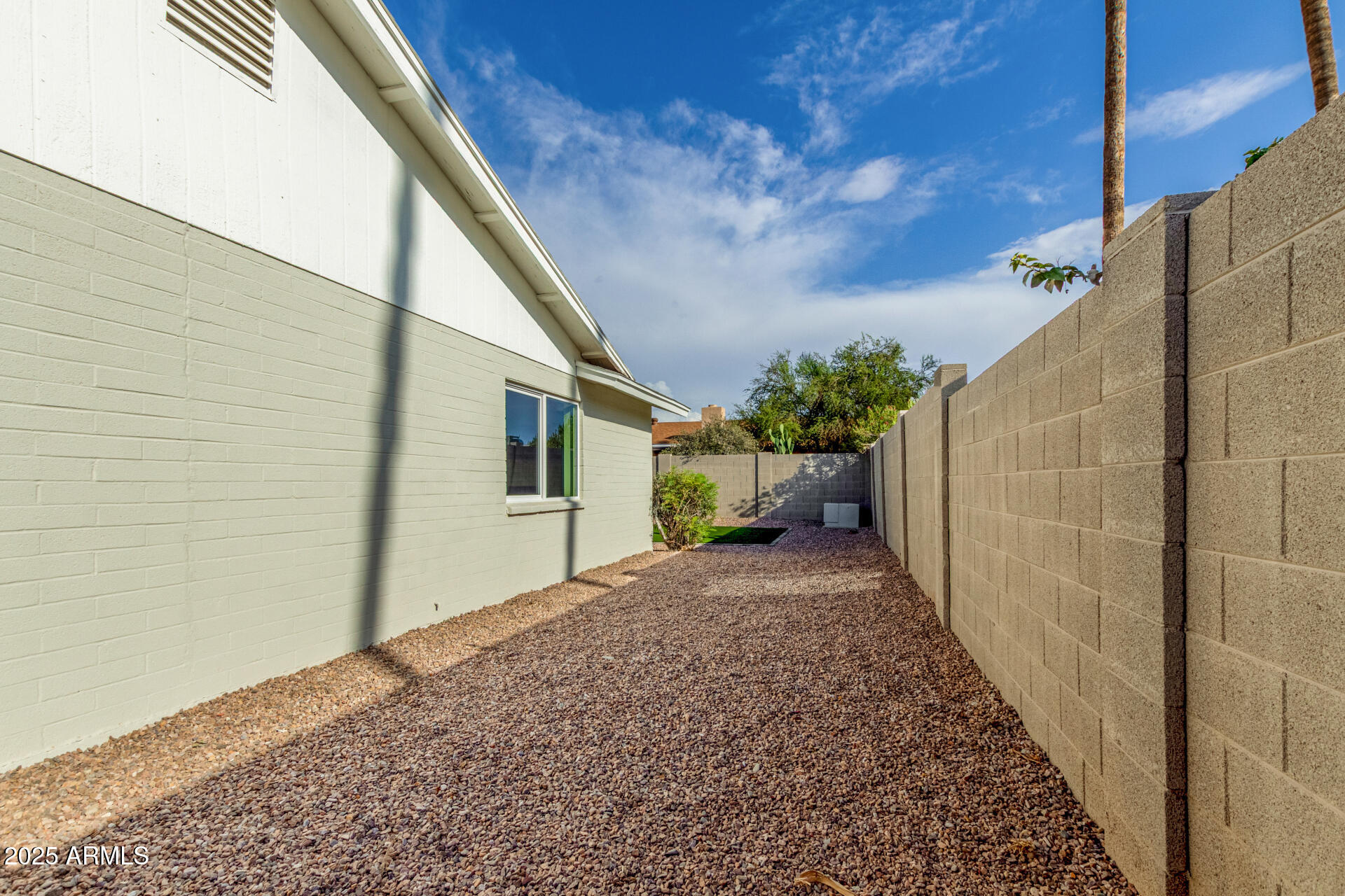 2807 W ROSEWOOD Drive