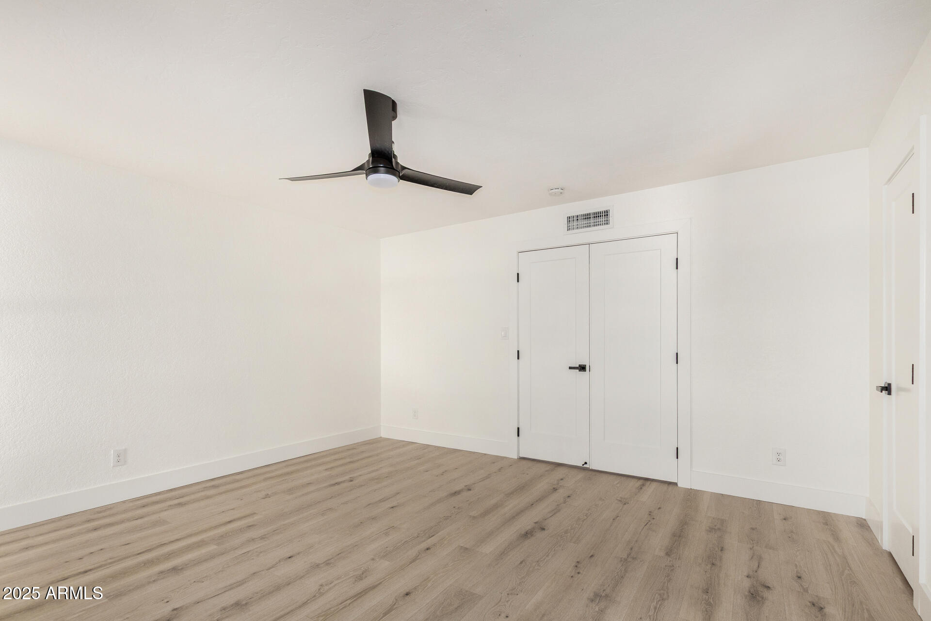 2807 W ROSEWOOD Drive