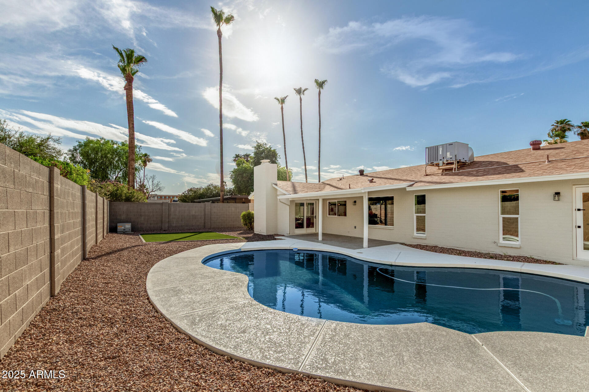 2807 W ROSEWOOD Drive