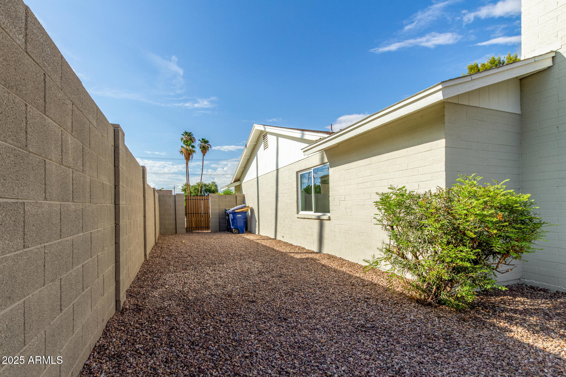 2807 W ROSEWOOD Drive