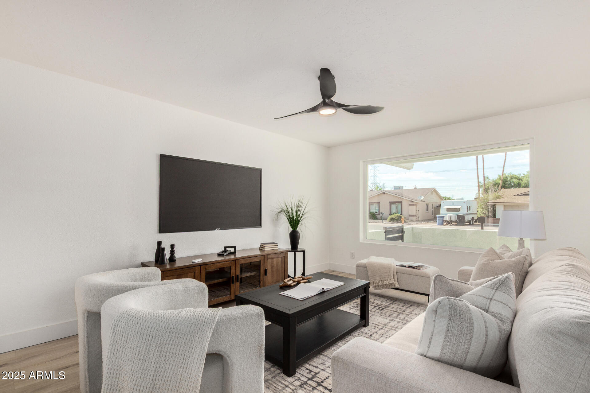 2807 W ROSEWOOD Drive