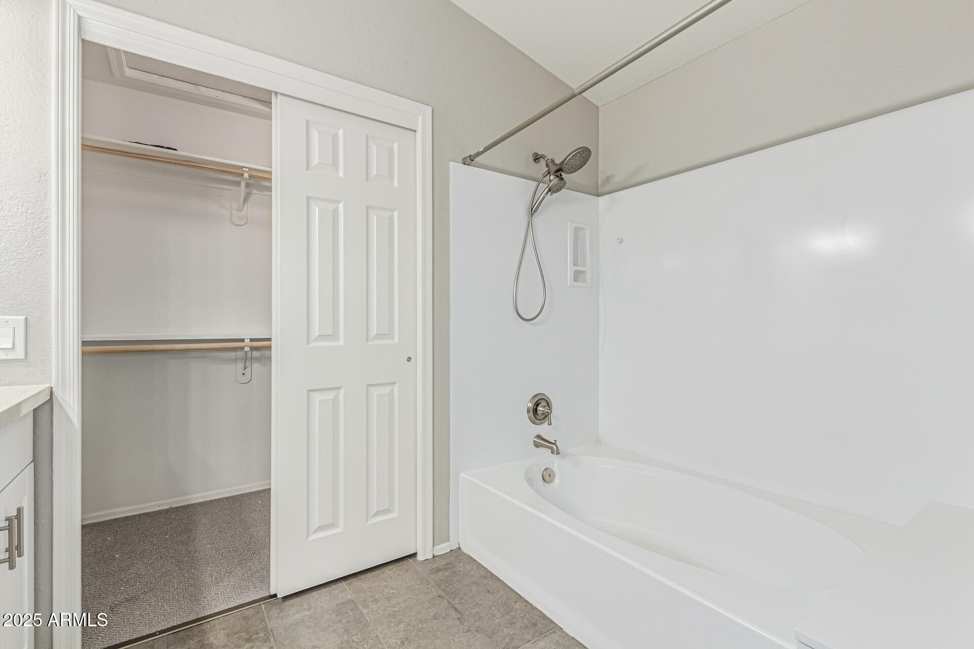 6650 E NORTHRIDGE Street