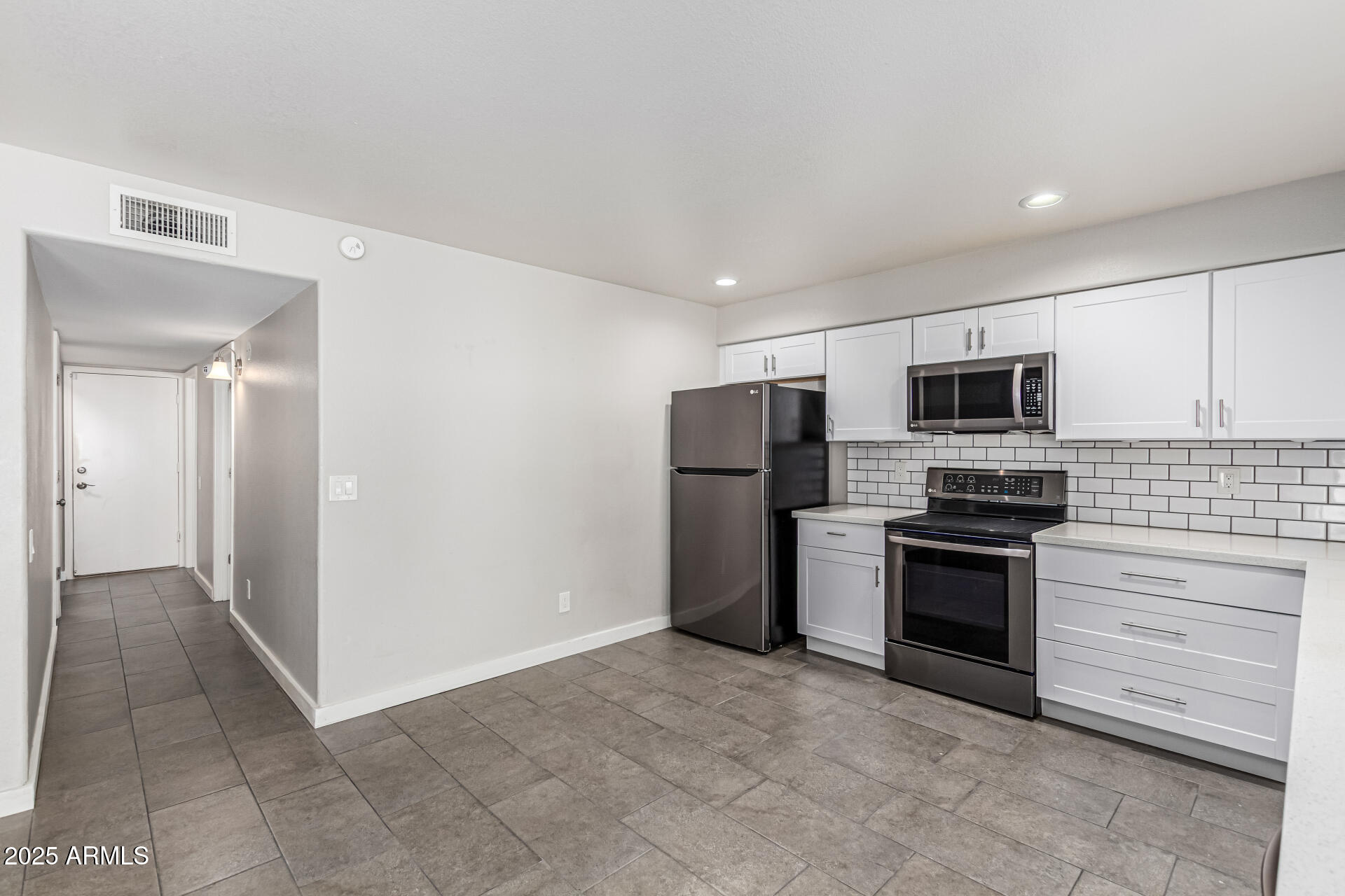 6650 E NORTHRIDGE Street