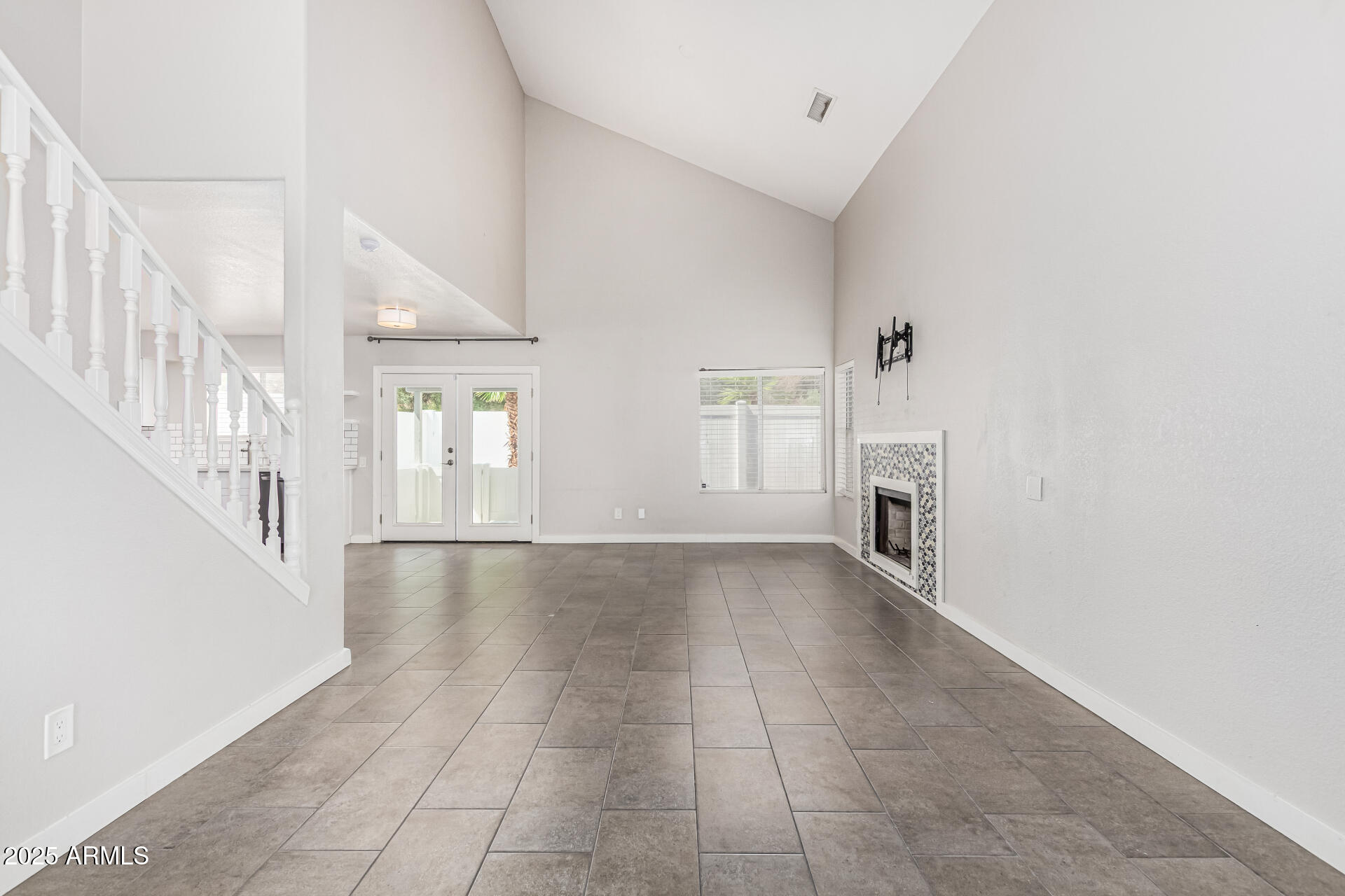 6650 E NORTHRIDGE Street