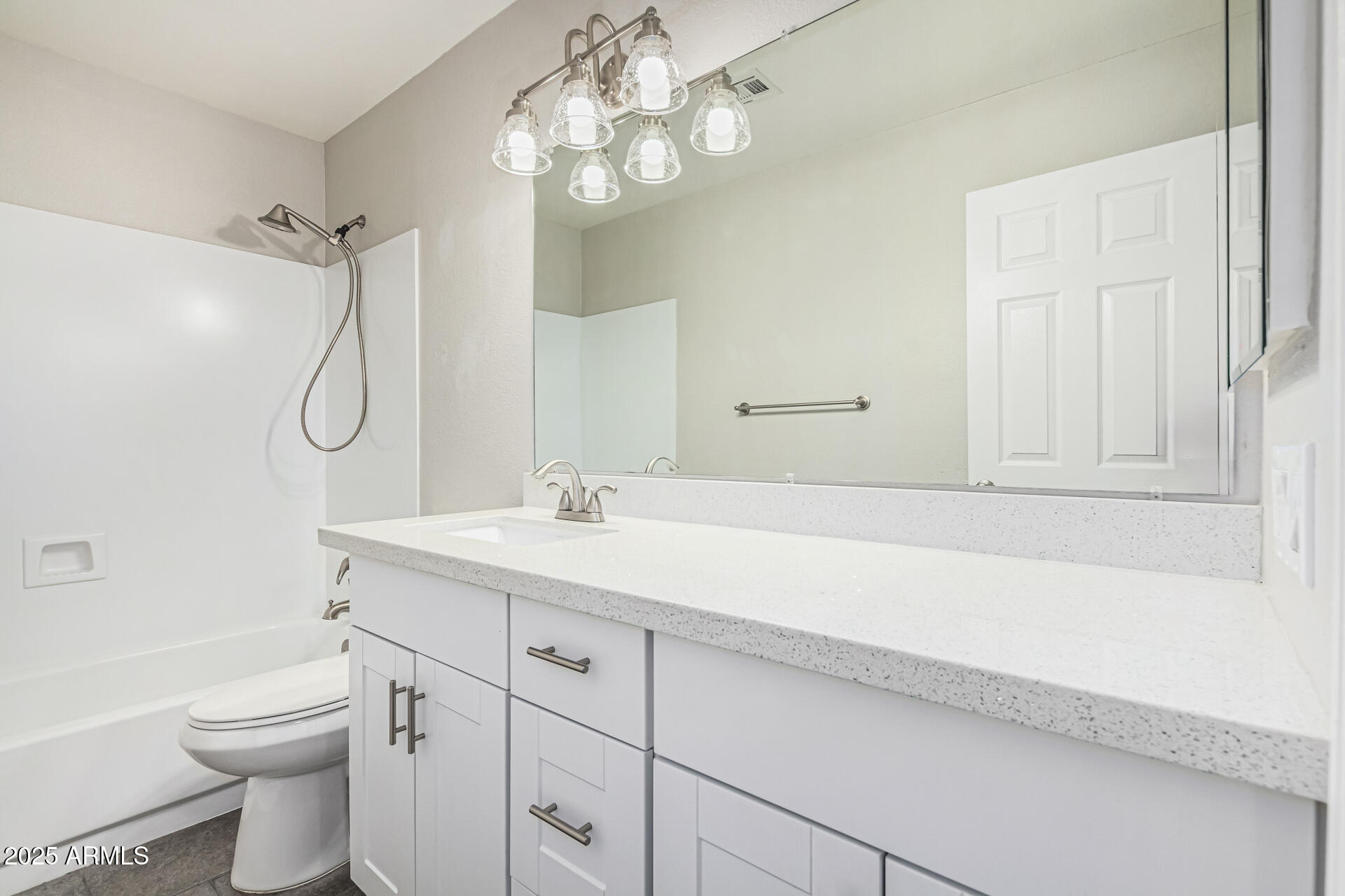 6650 E NORTHRIDGE Street