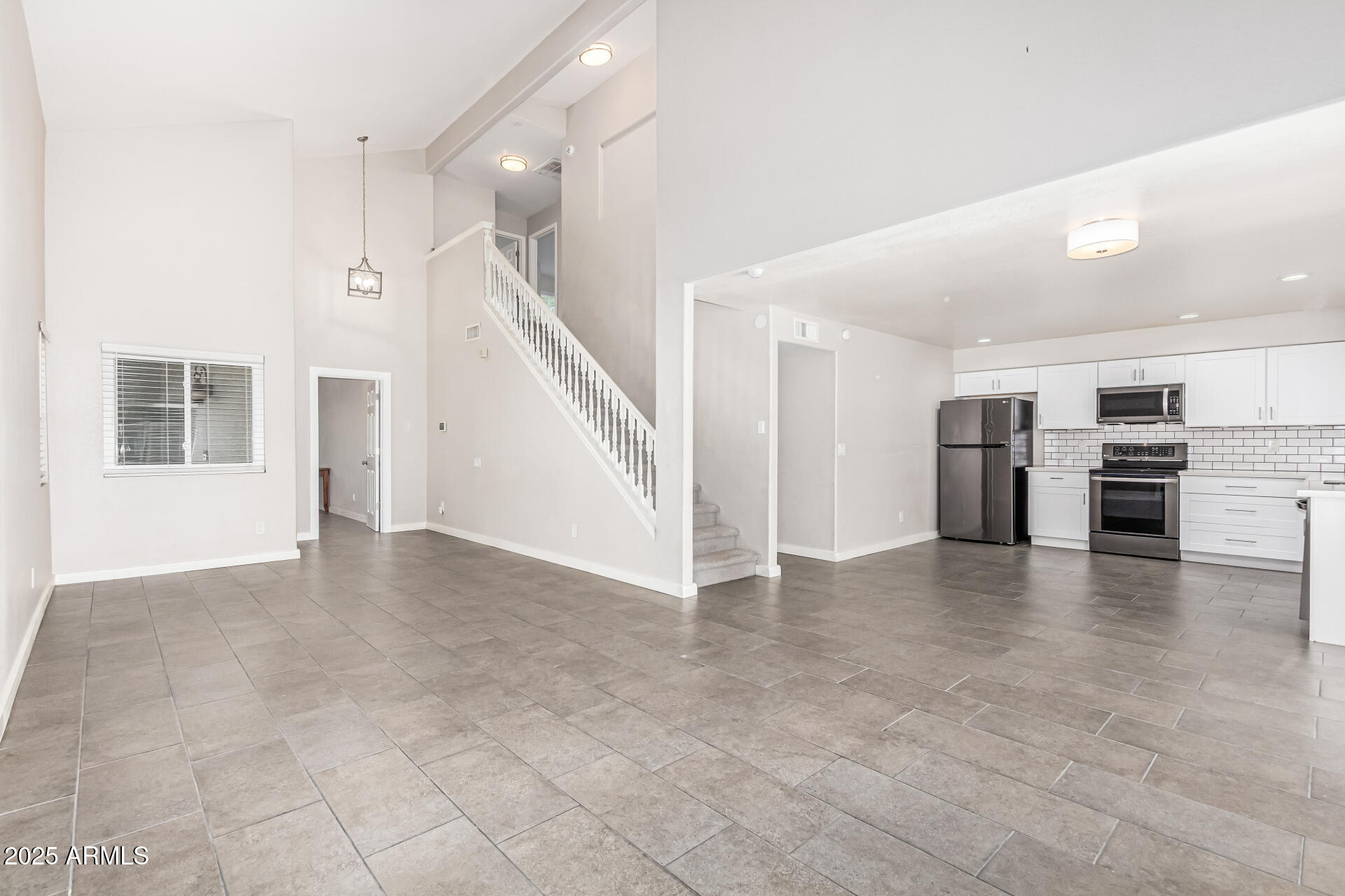 6650 E NORTHRIDGE Street