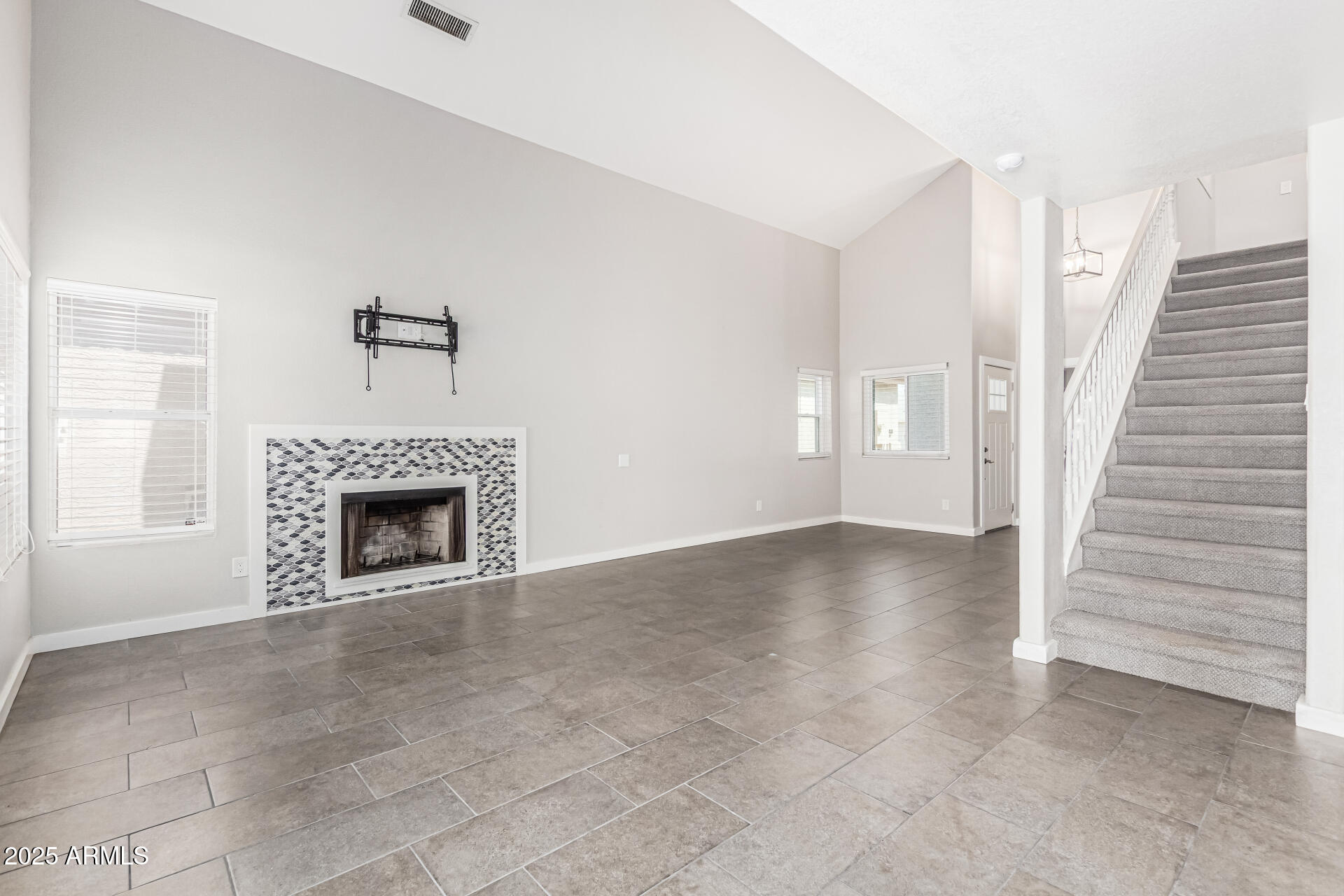 6650 E NORTHRIDGE Street