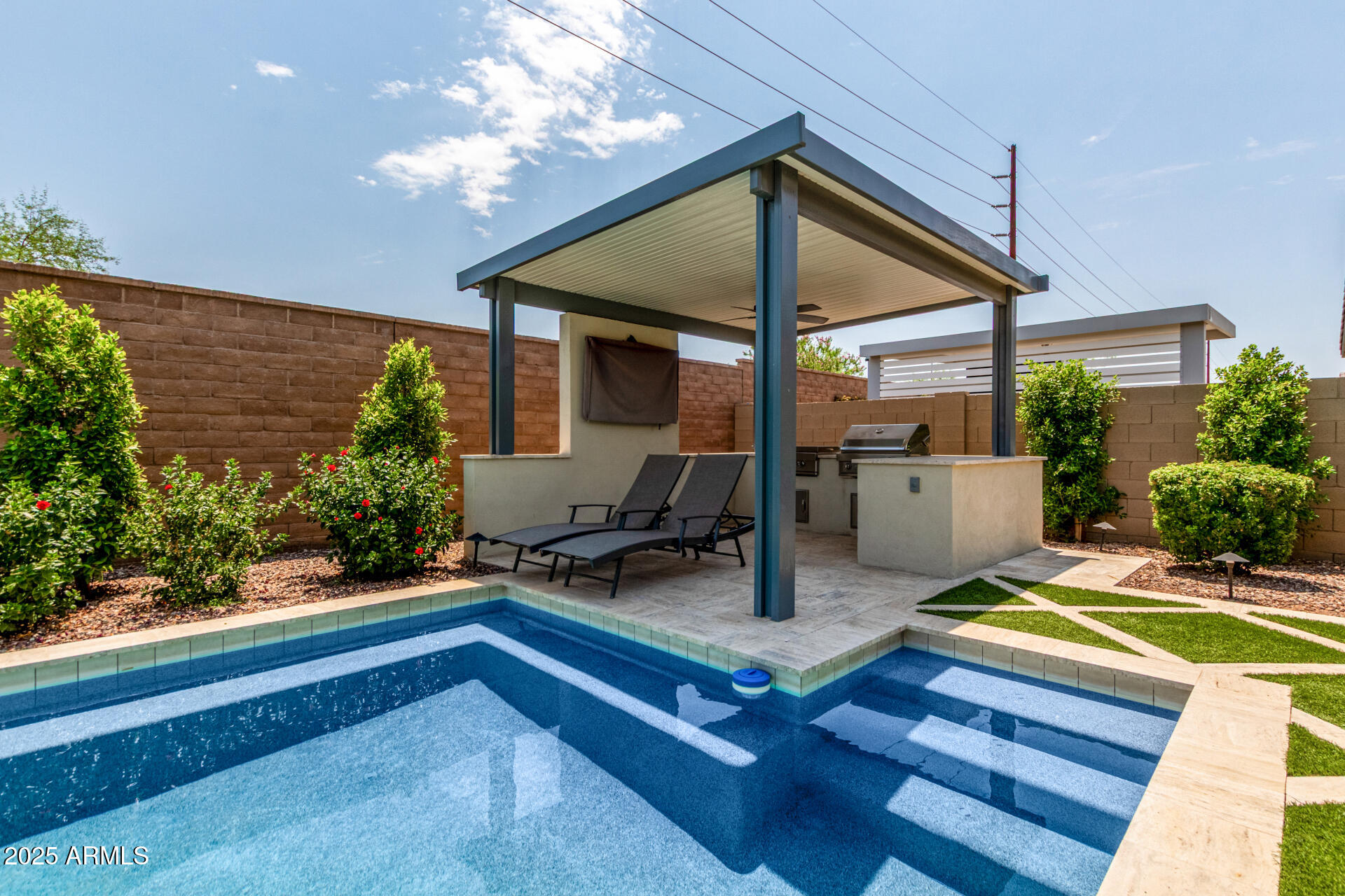 5439 S RED ROCK Street