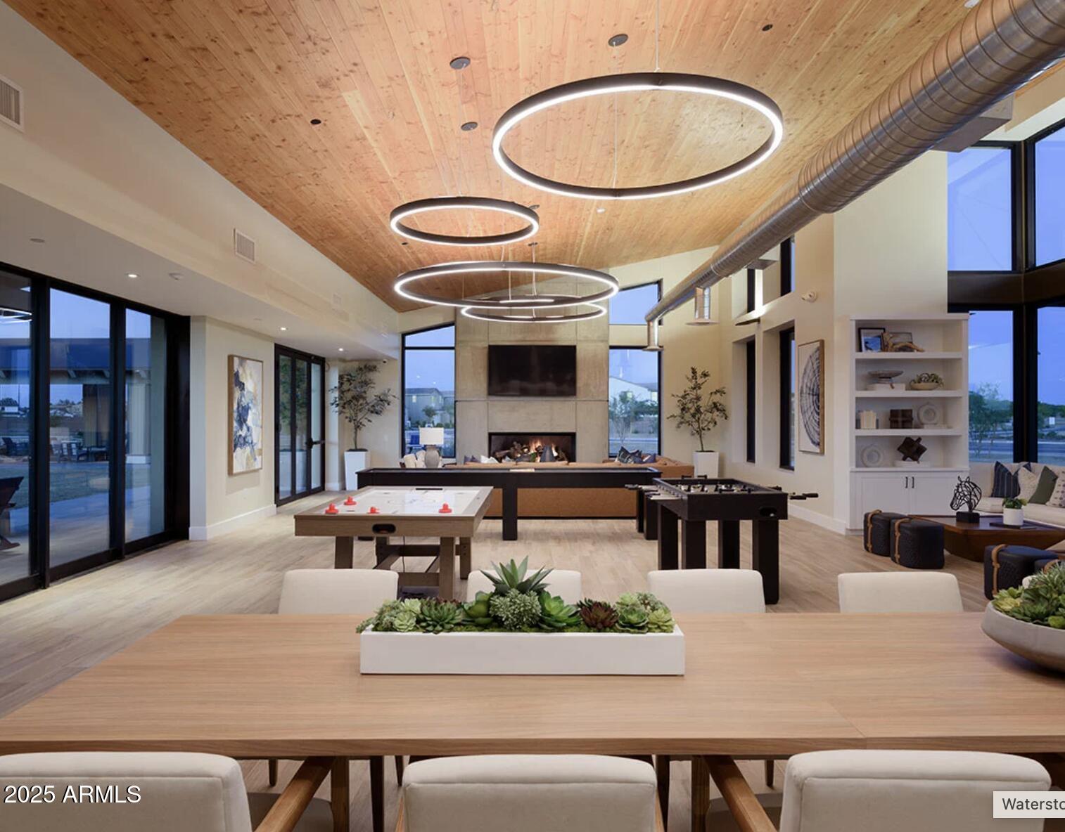 5439 S RED ROCK Street