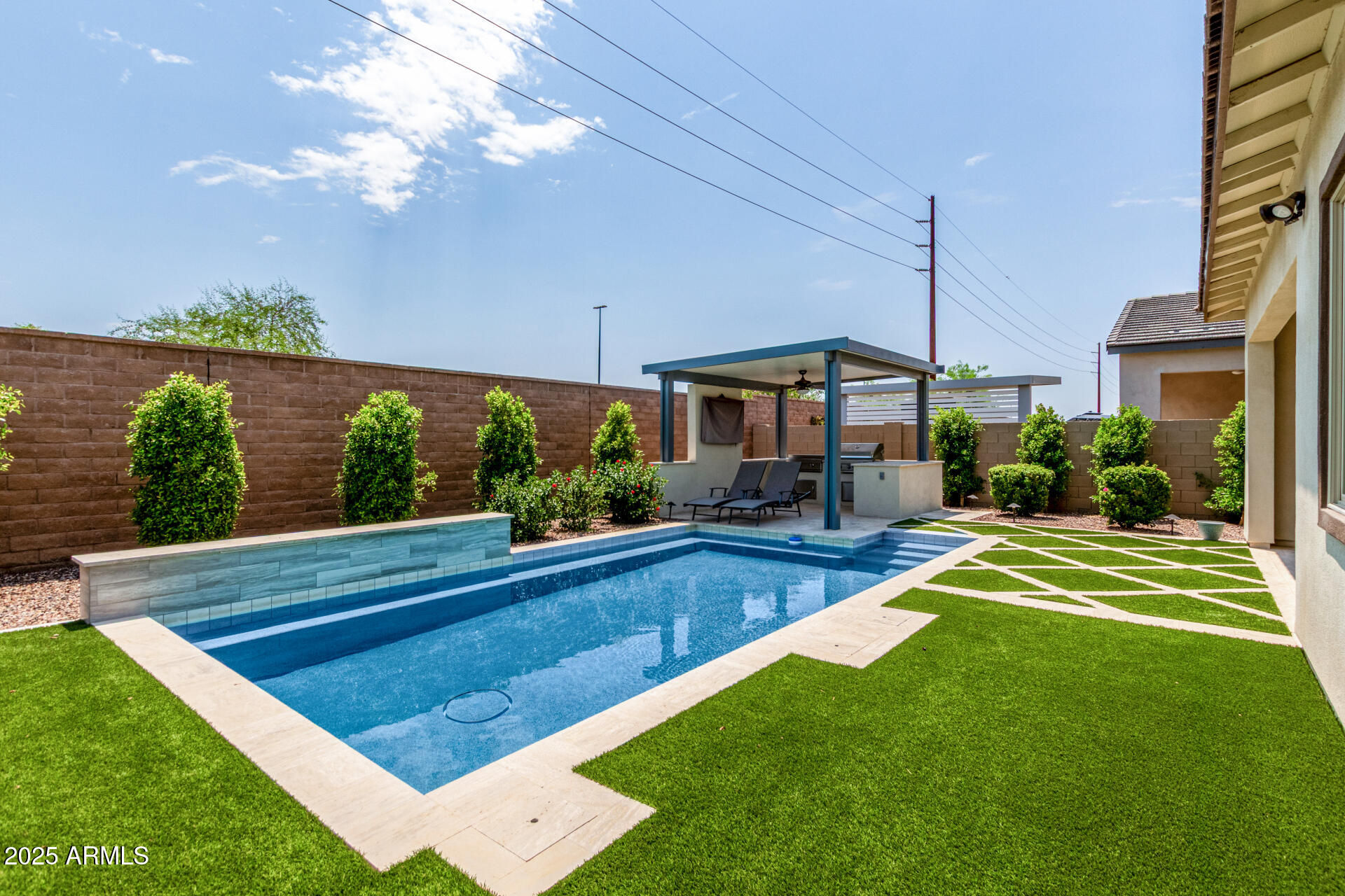 5439 S RED ROCK Street