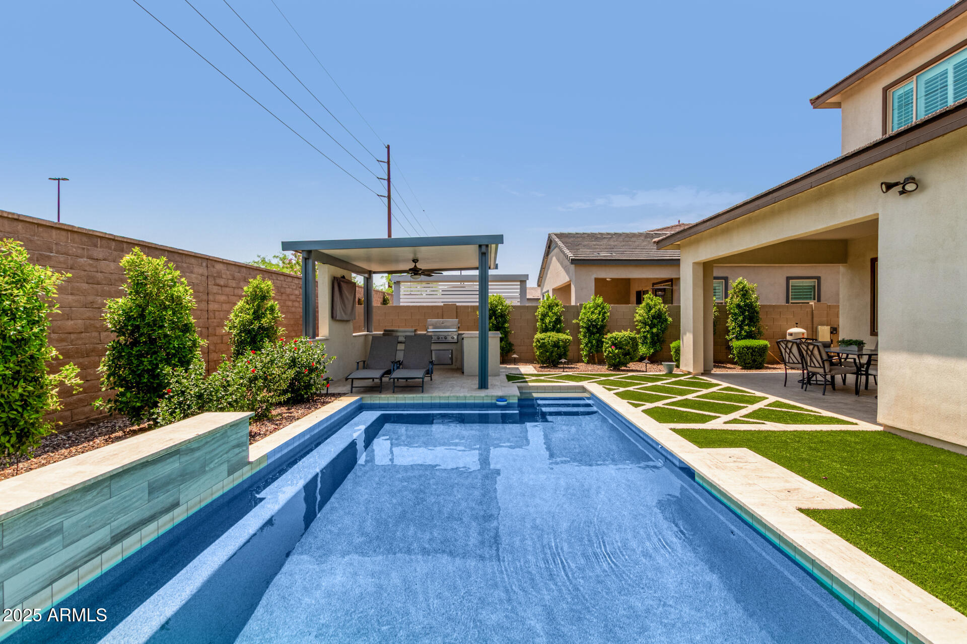 5439 S RED ROCK Street