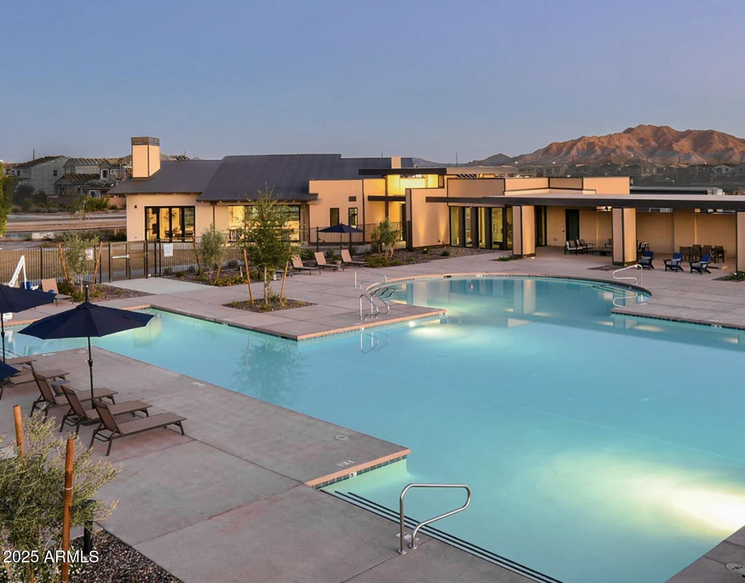 5439 S RED ROCK Street