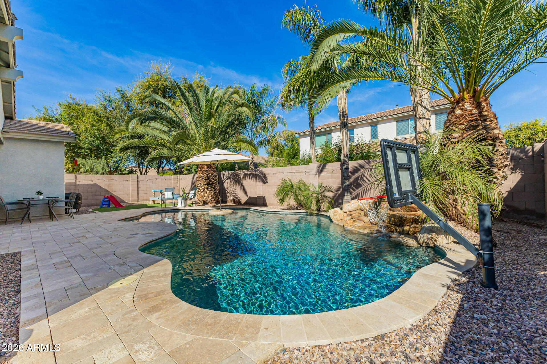 2740 E RAKESTRAW Lane