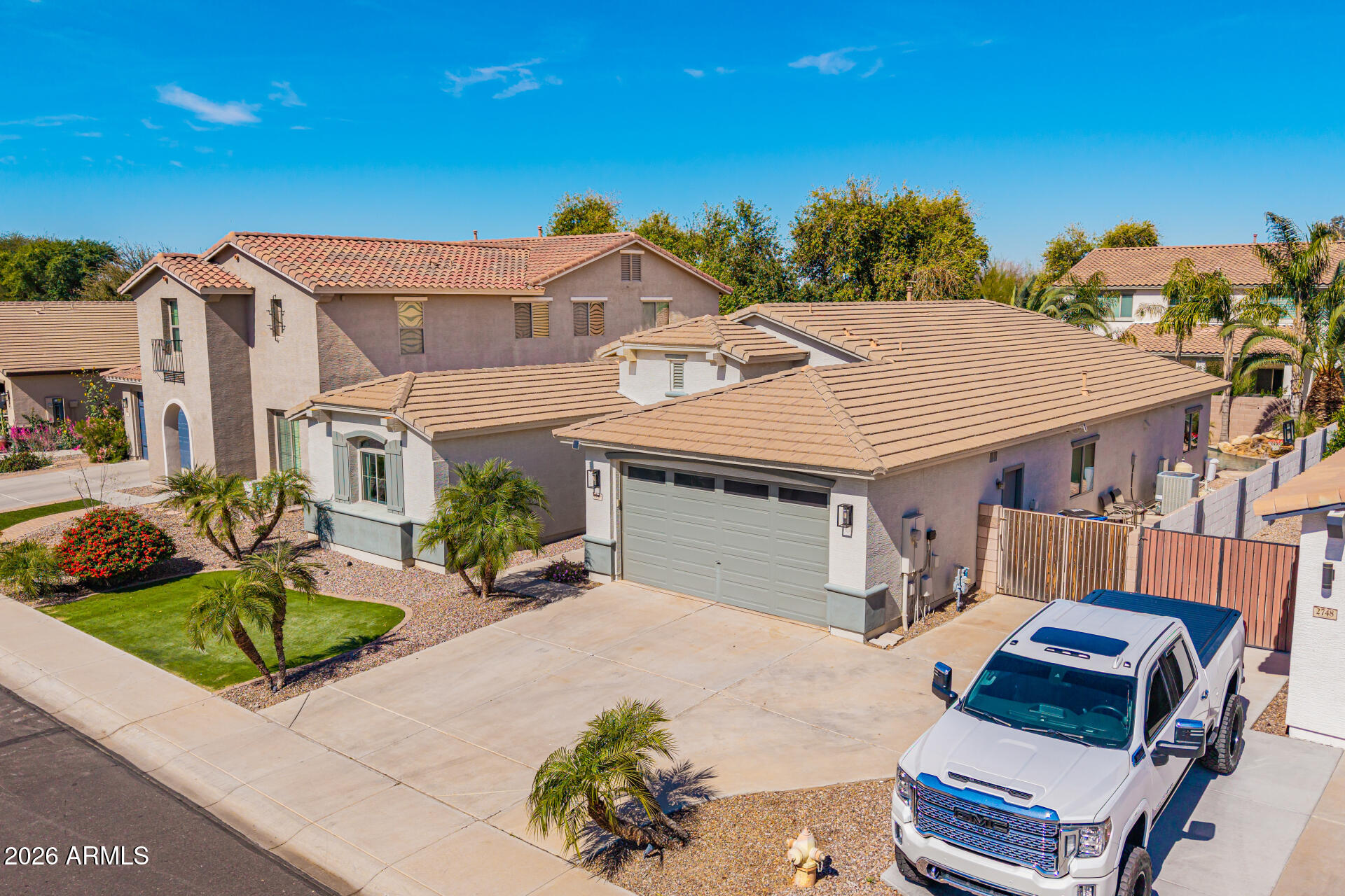 2740 E RAKESTRAW Lane