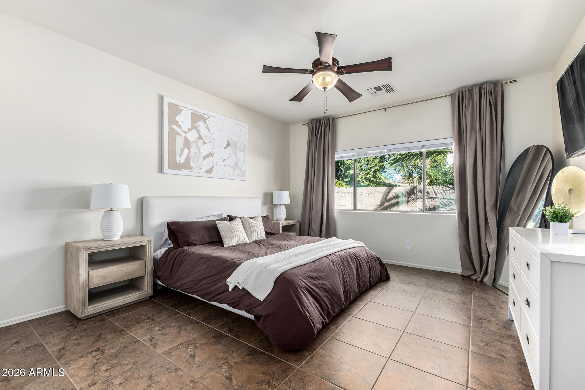 2740 E RAKESTRAW Lane