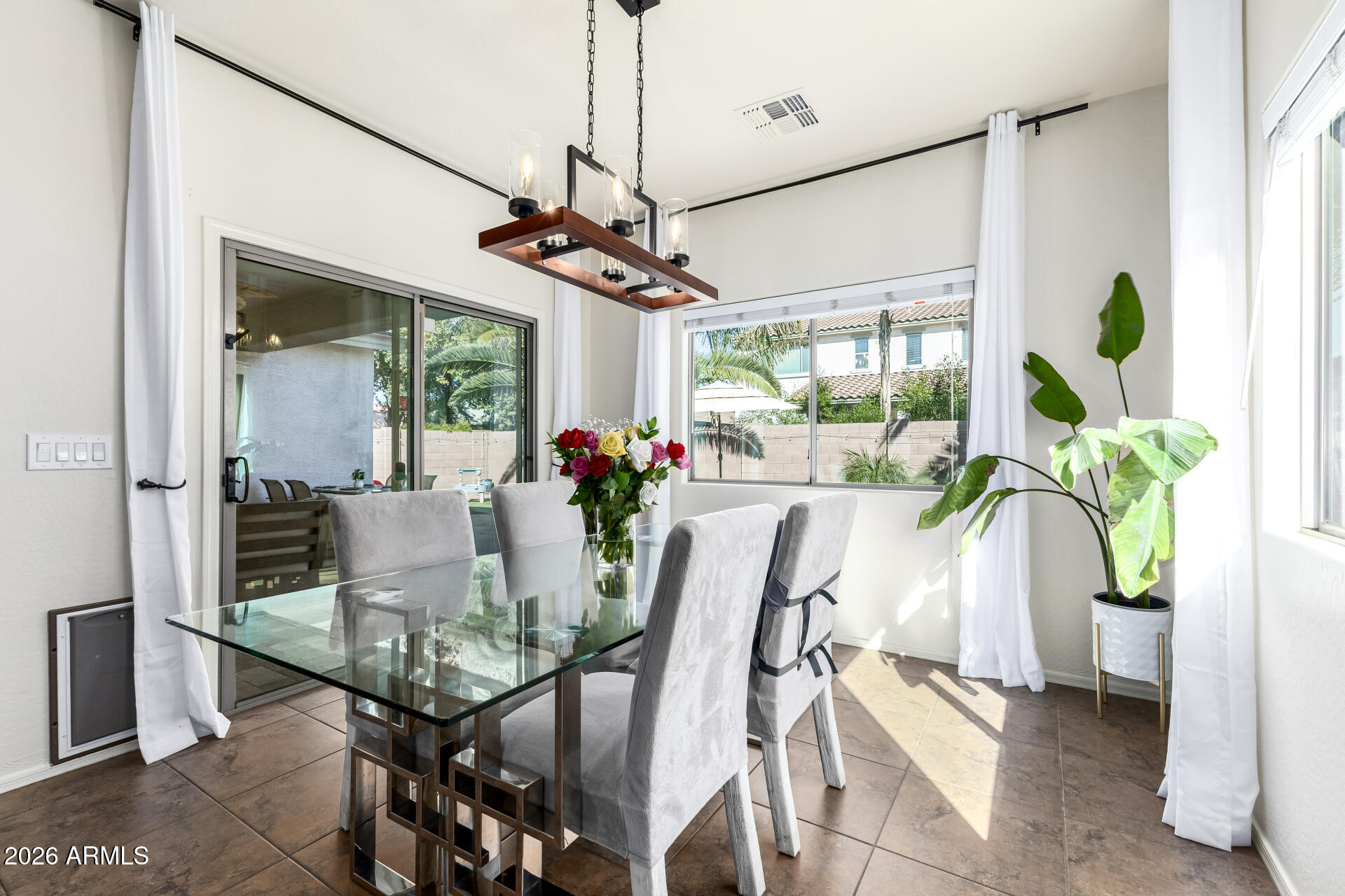 2740 E RAKESTRAW Lane