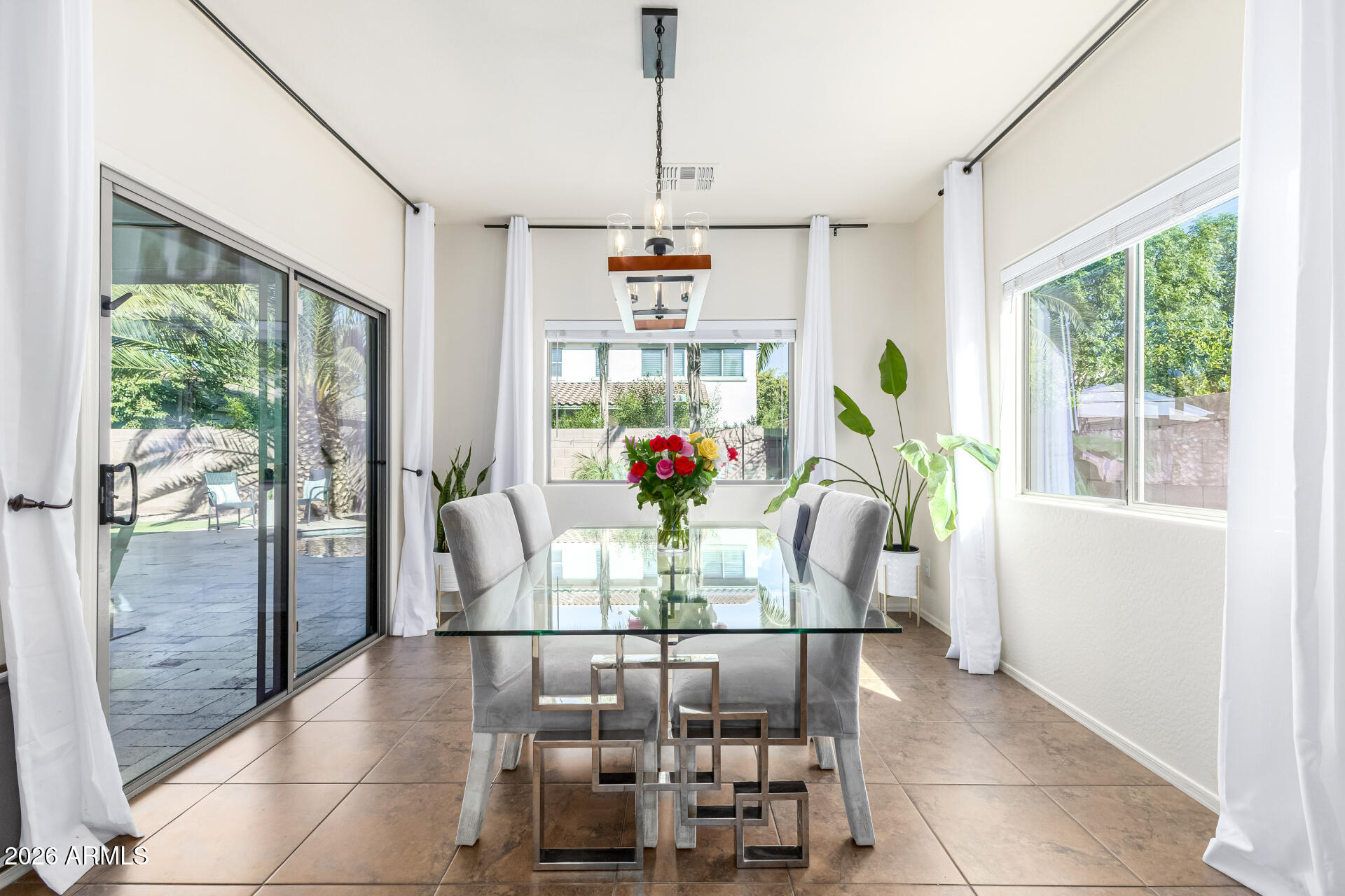 2740 E RAKESTRAW Lane