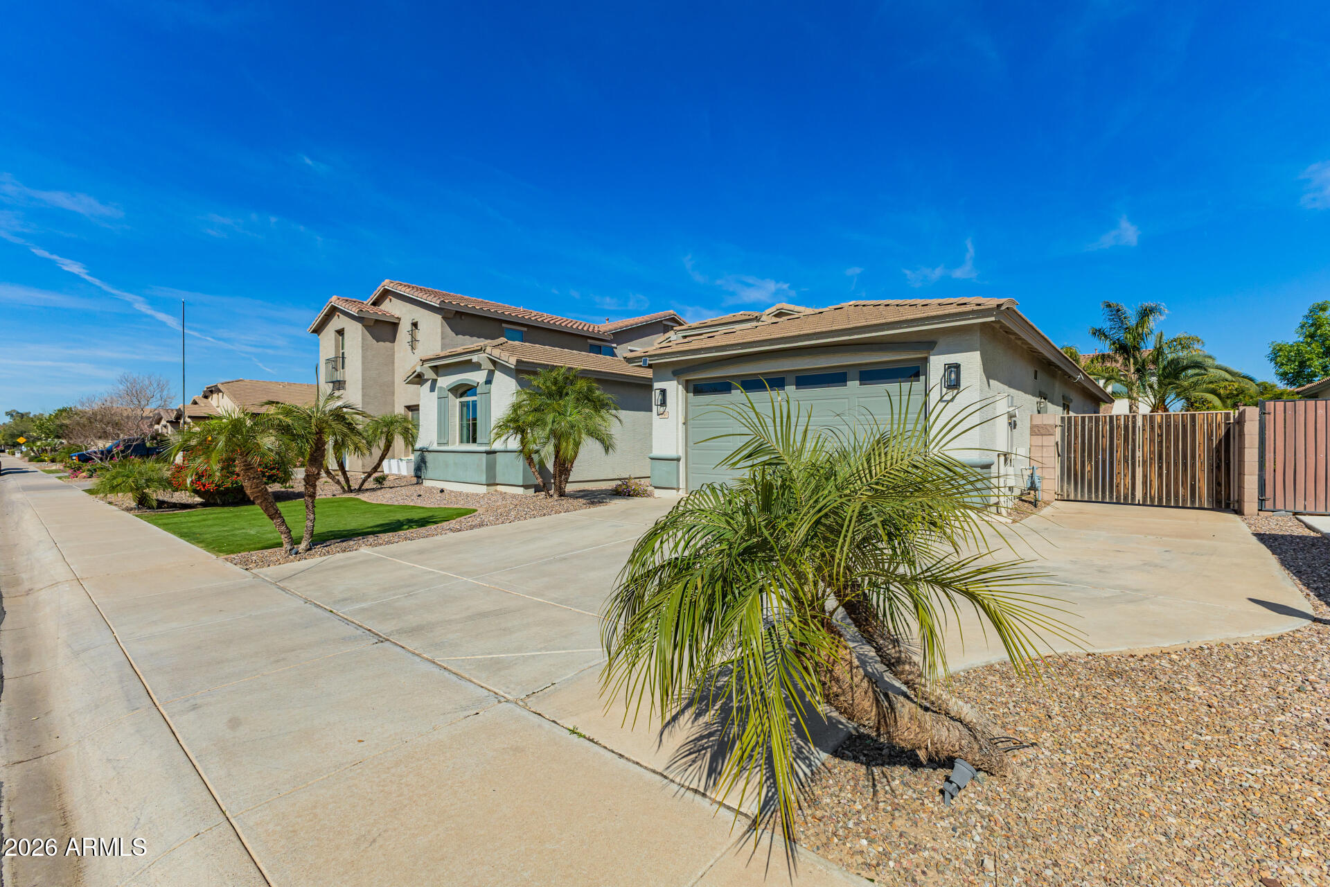 2740 E RAKESTRAW Lane