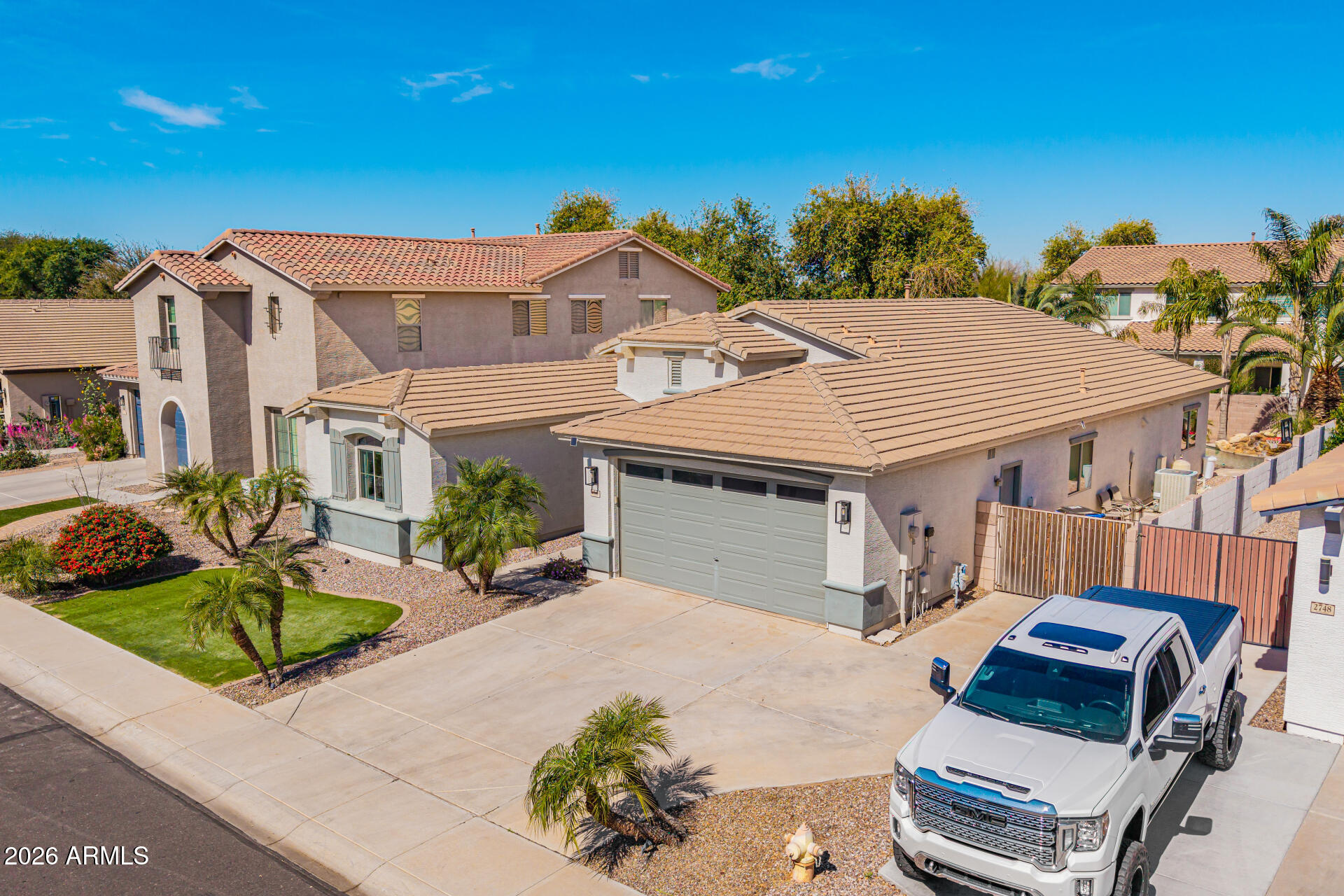 2740 E RAKESTRAW Lane