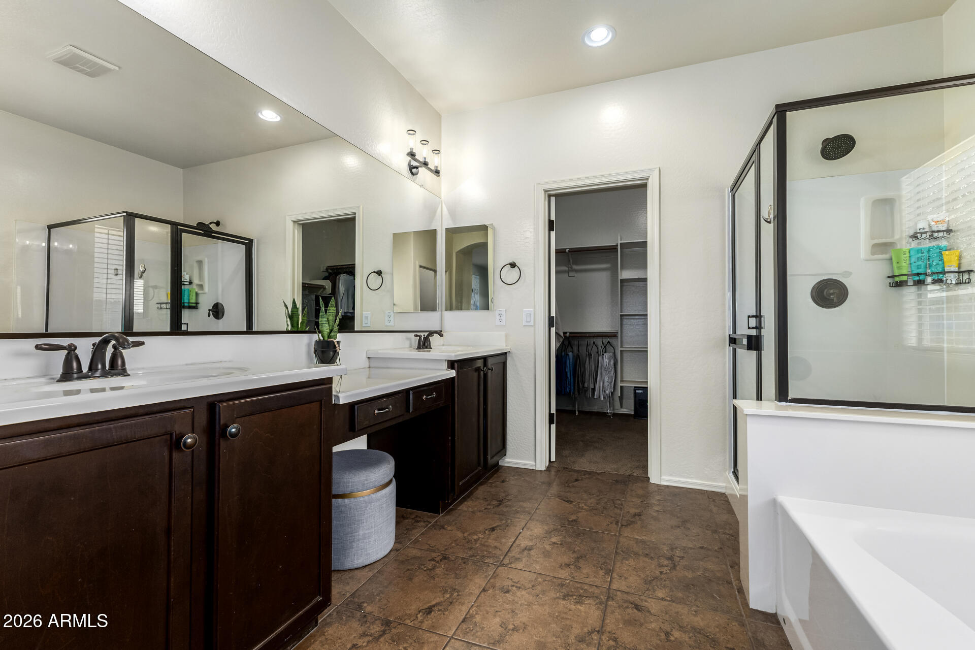 2740 E RAKESTRAW Lane