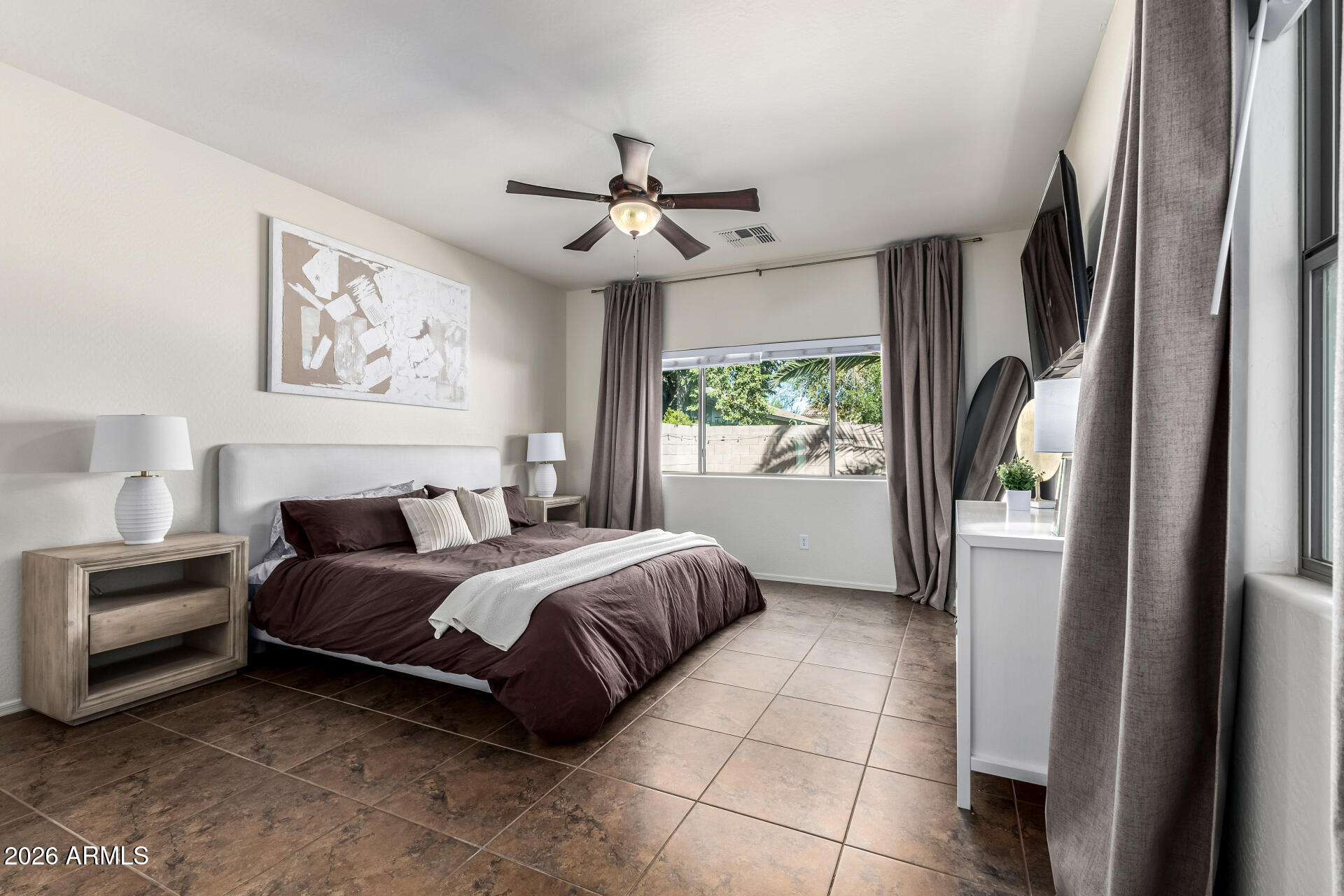 2740 E RAKESTRAW Lane