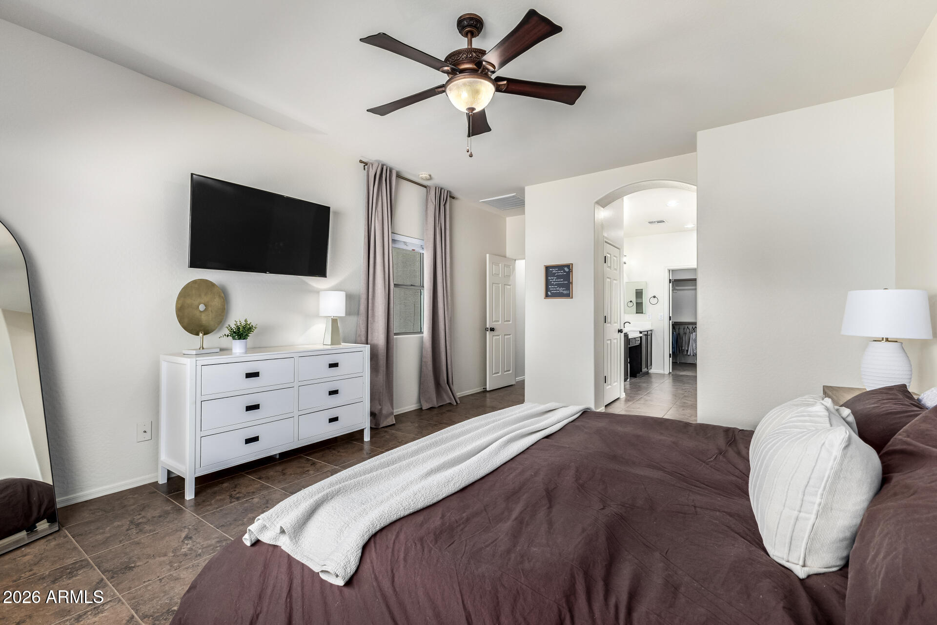 2740 E RAKESTRAW Lane